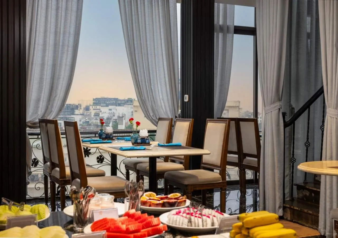 Restaurant/places to eat in Family Hanoi Hotel