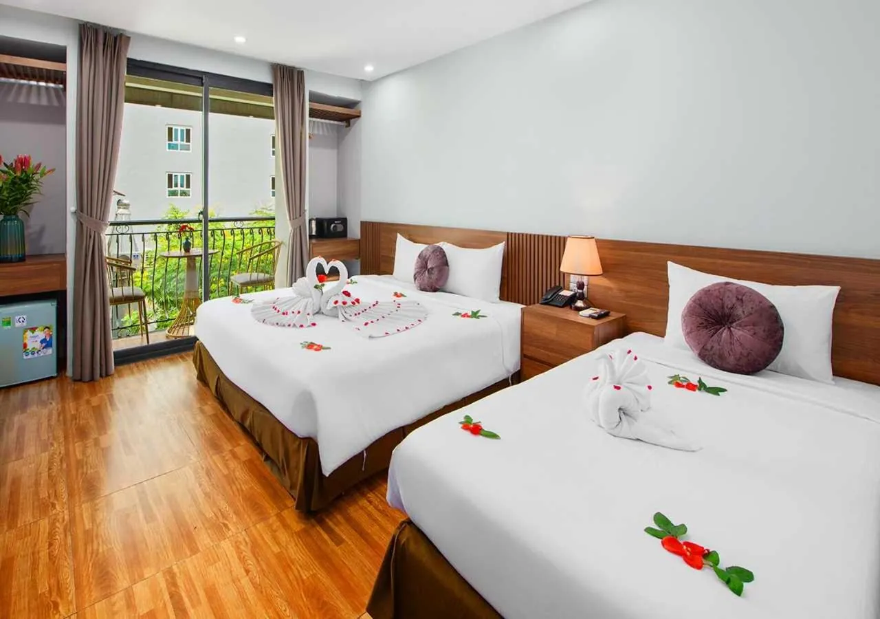 Photo of the whole room, Bed in Family Hanoi Hotel