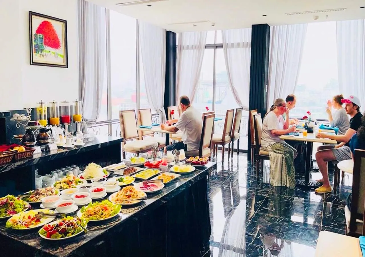Restaurant/places to eat in Family Hanoi Hotel