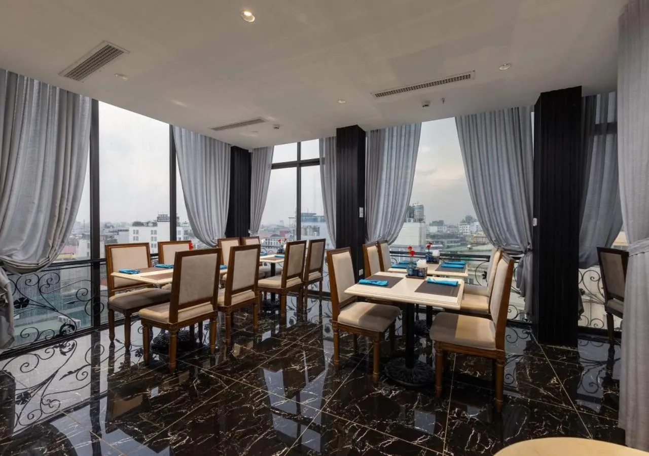 Restaurant/places to eat in Family Hanoi Hotel