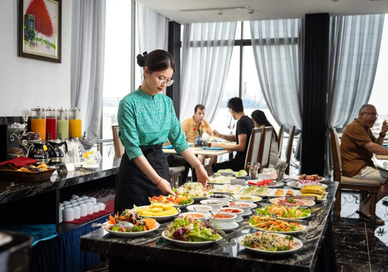 Restaurant/places to eat in Family Hanoi Hotel