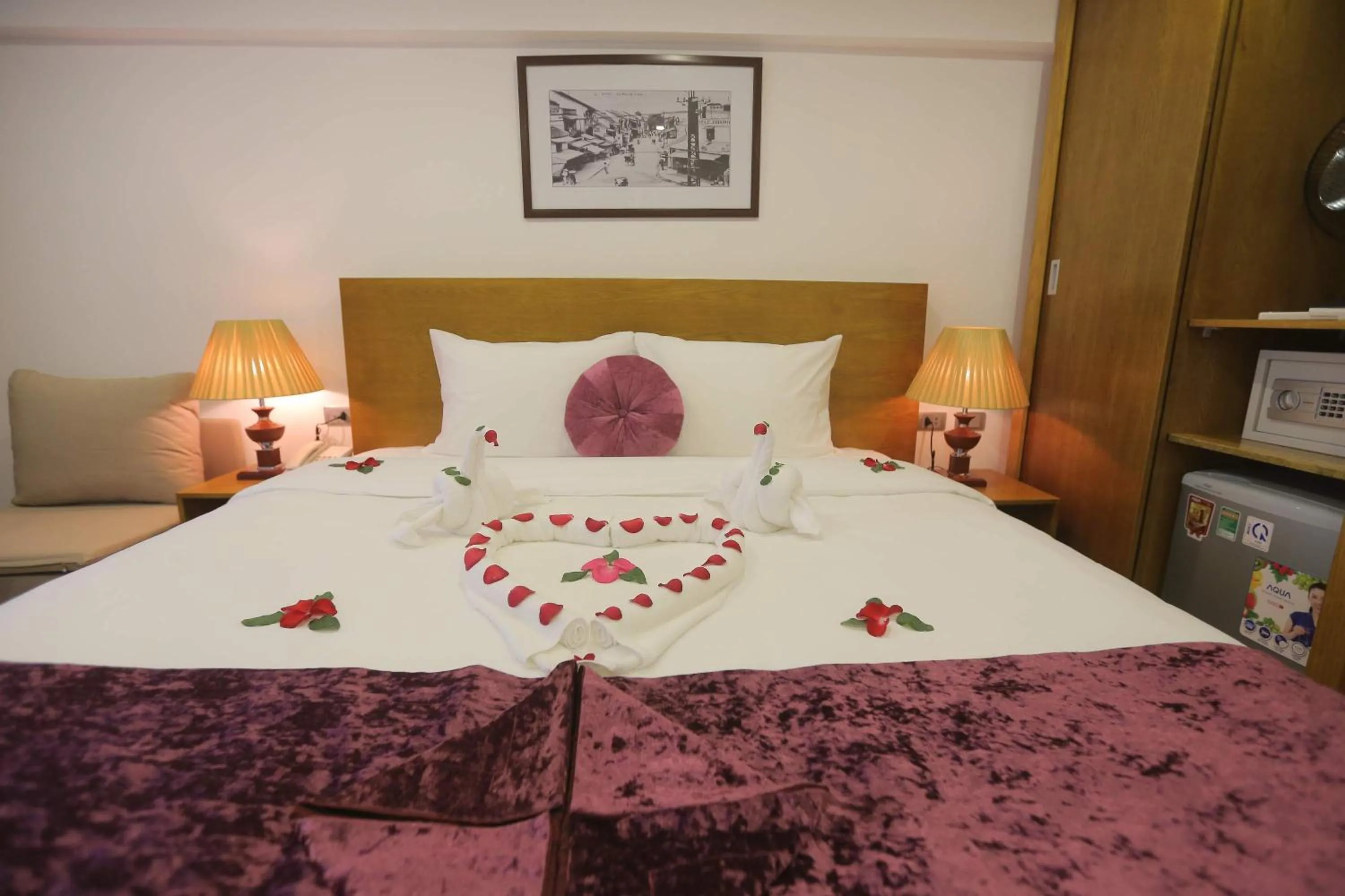Photo of the whole room, Bed in Family Hanoi Hotel