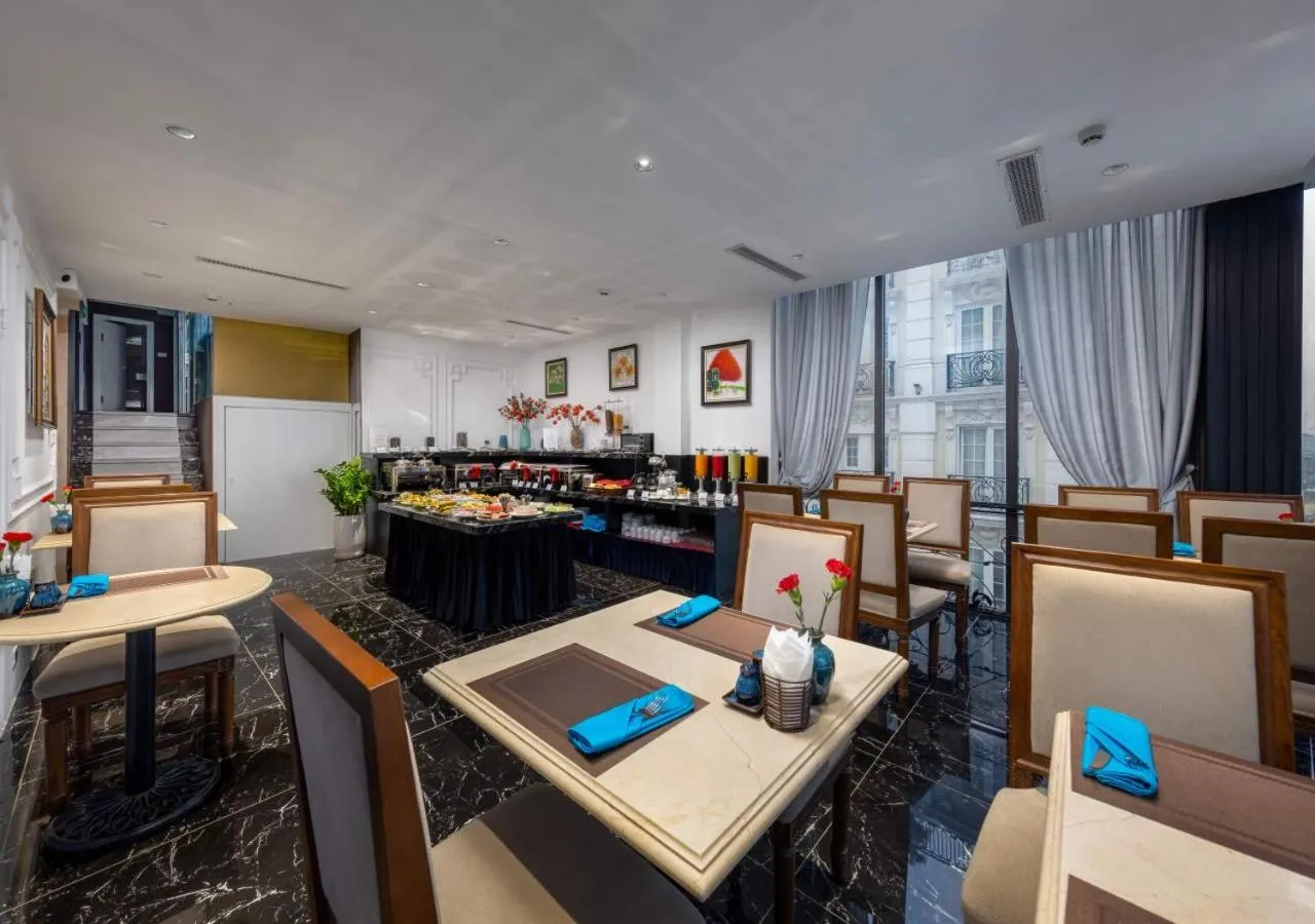 Restaurant/places to eat in Family Hanoi Hotel