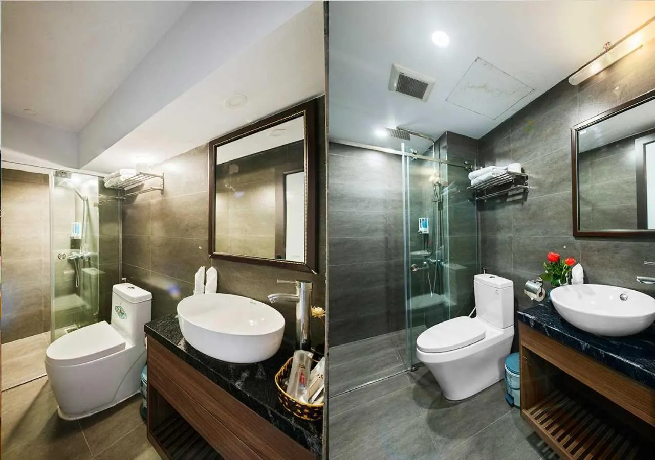 Shower in Family Hanoi Hotel