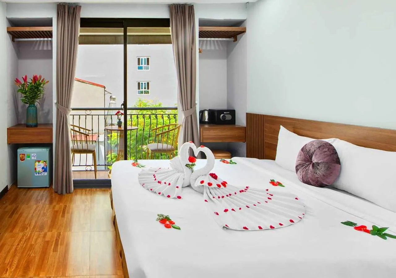 Photo of the whole room, Bed in Family Hanoi Hotel
