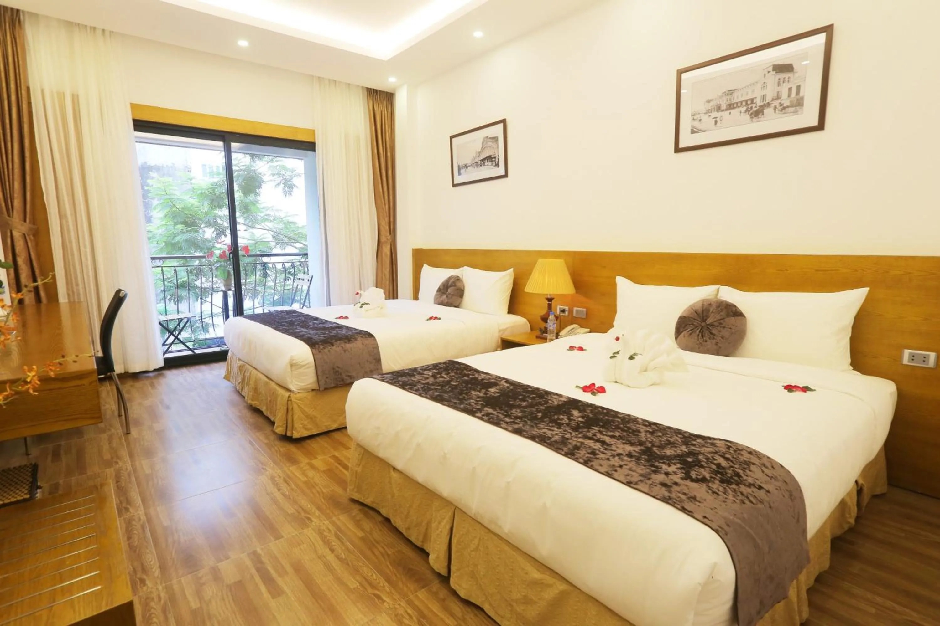 Photo of the whole room, Bed in Family Hanoi Hotel