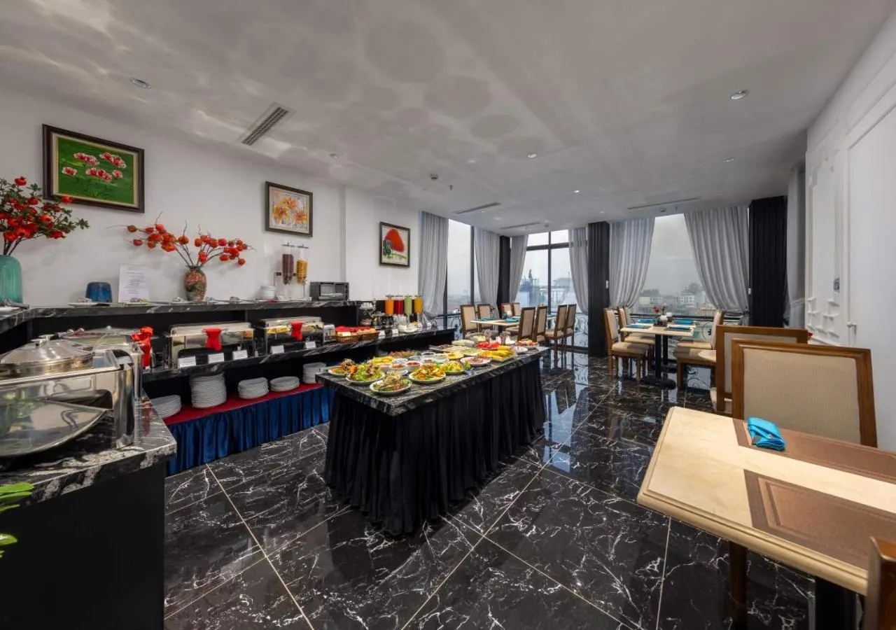 Restaurant/places to eat in Family Hanoi Hotel