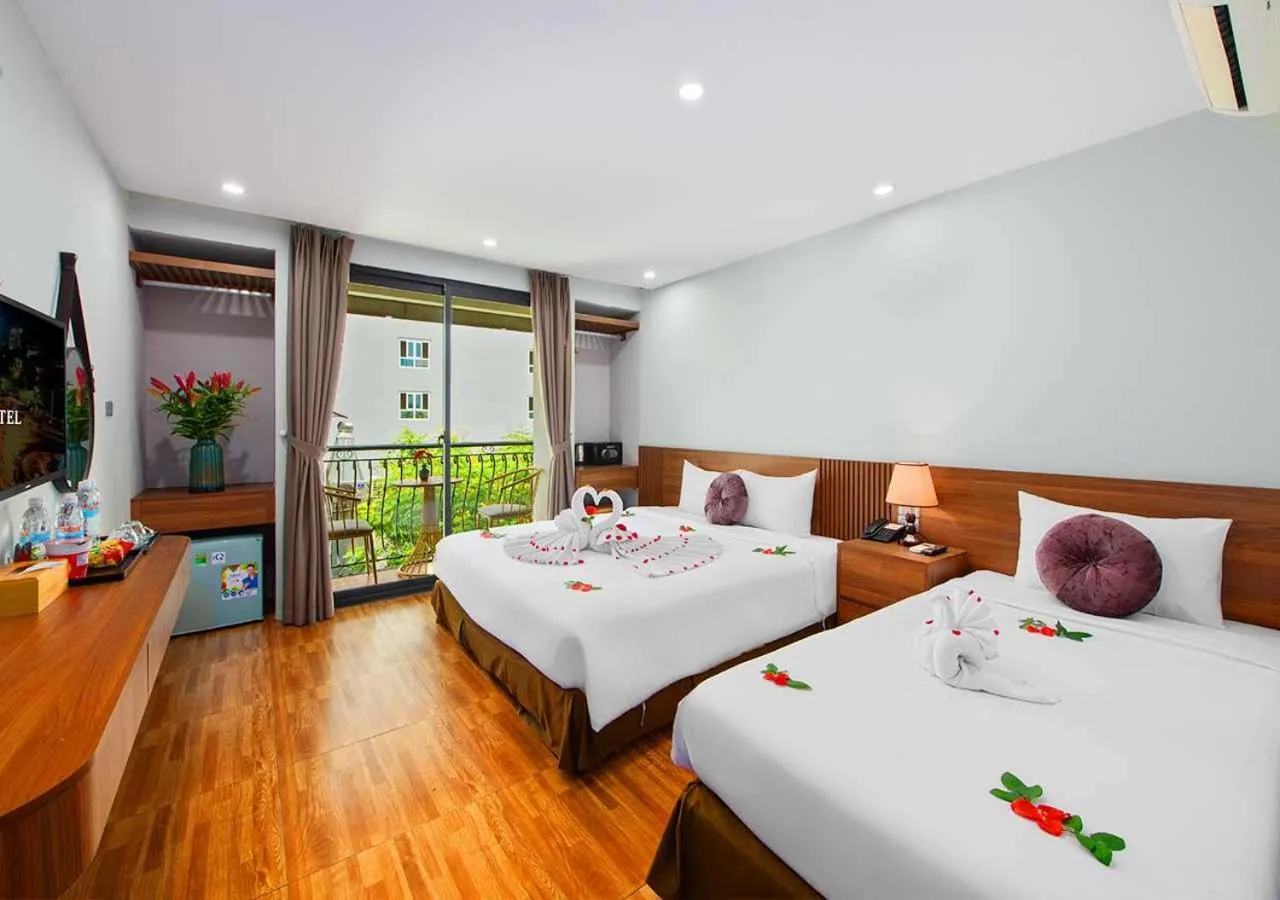 Photo of the whole room, Bed in Family Hanoi Hotel