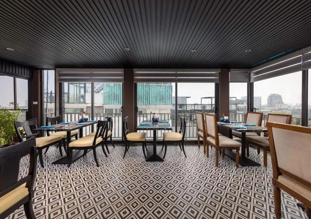 Restaurant/places to eat in Family Hanoi Hotel