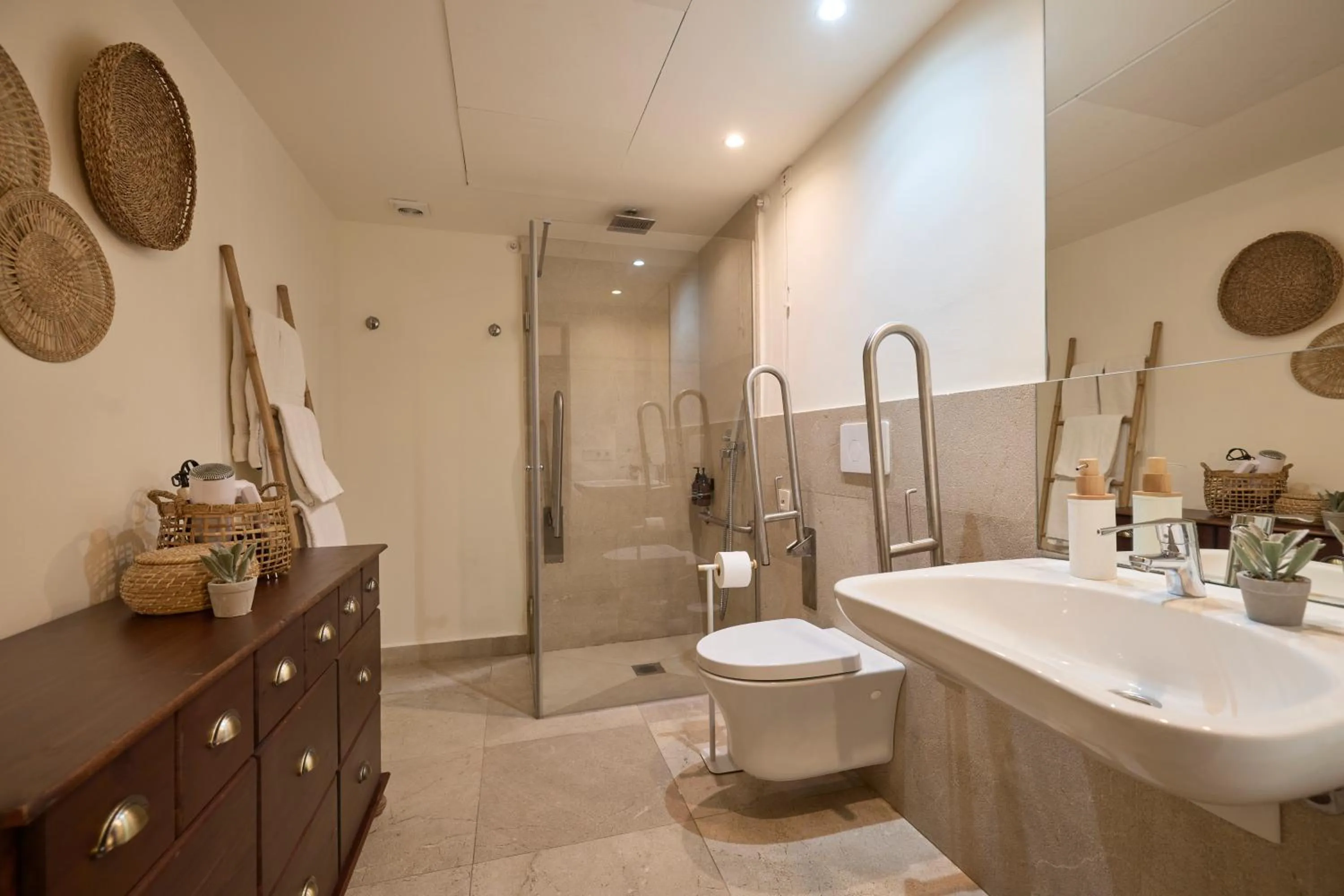 Bathroom in Can Savella - Turismo de Interior