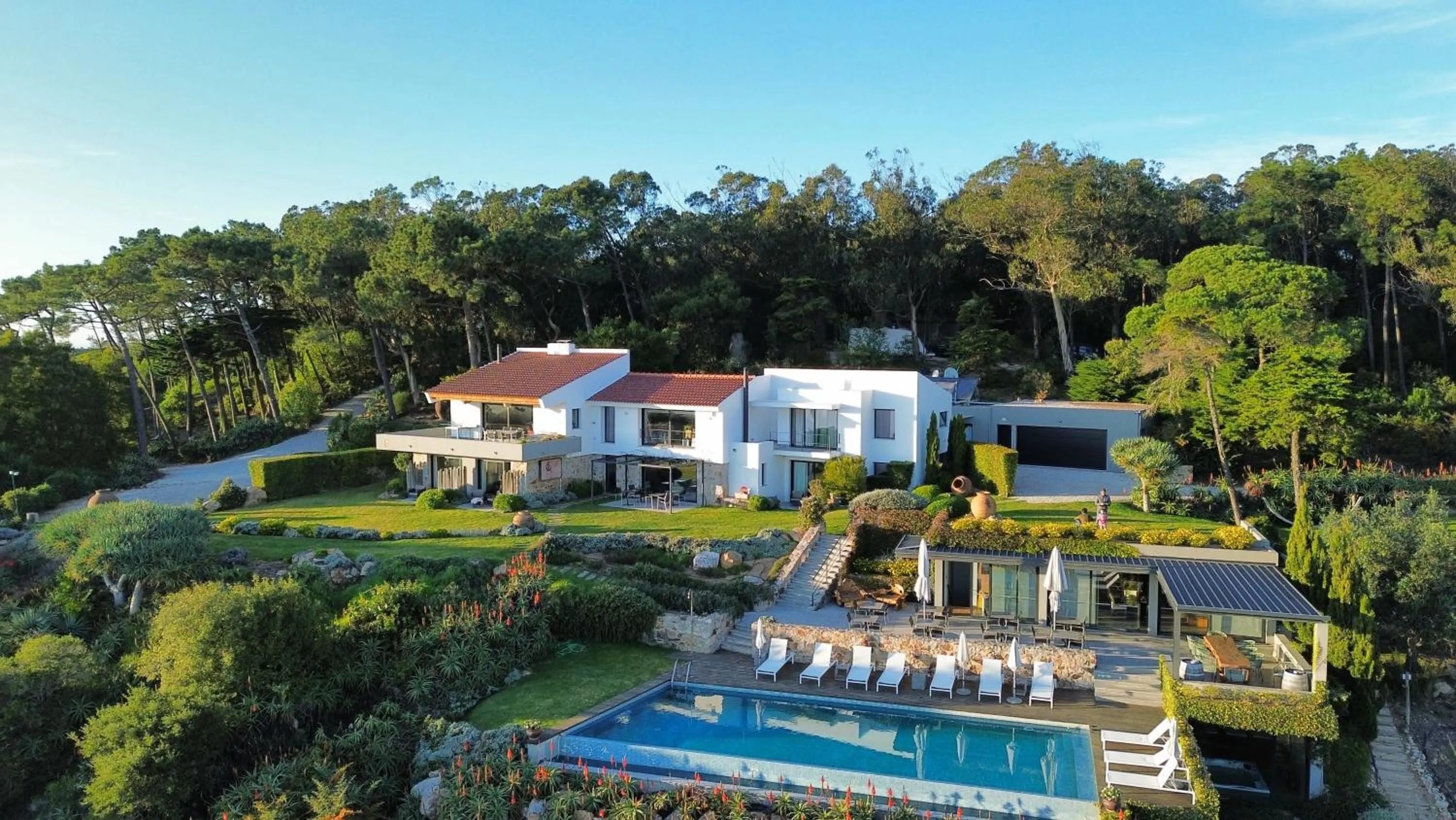 Two-Bedroom Apartment with Terrace and Sea View in Quinta Vale da Roca