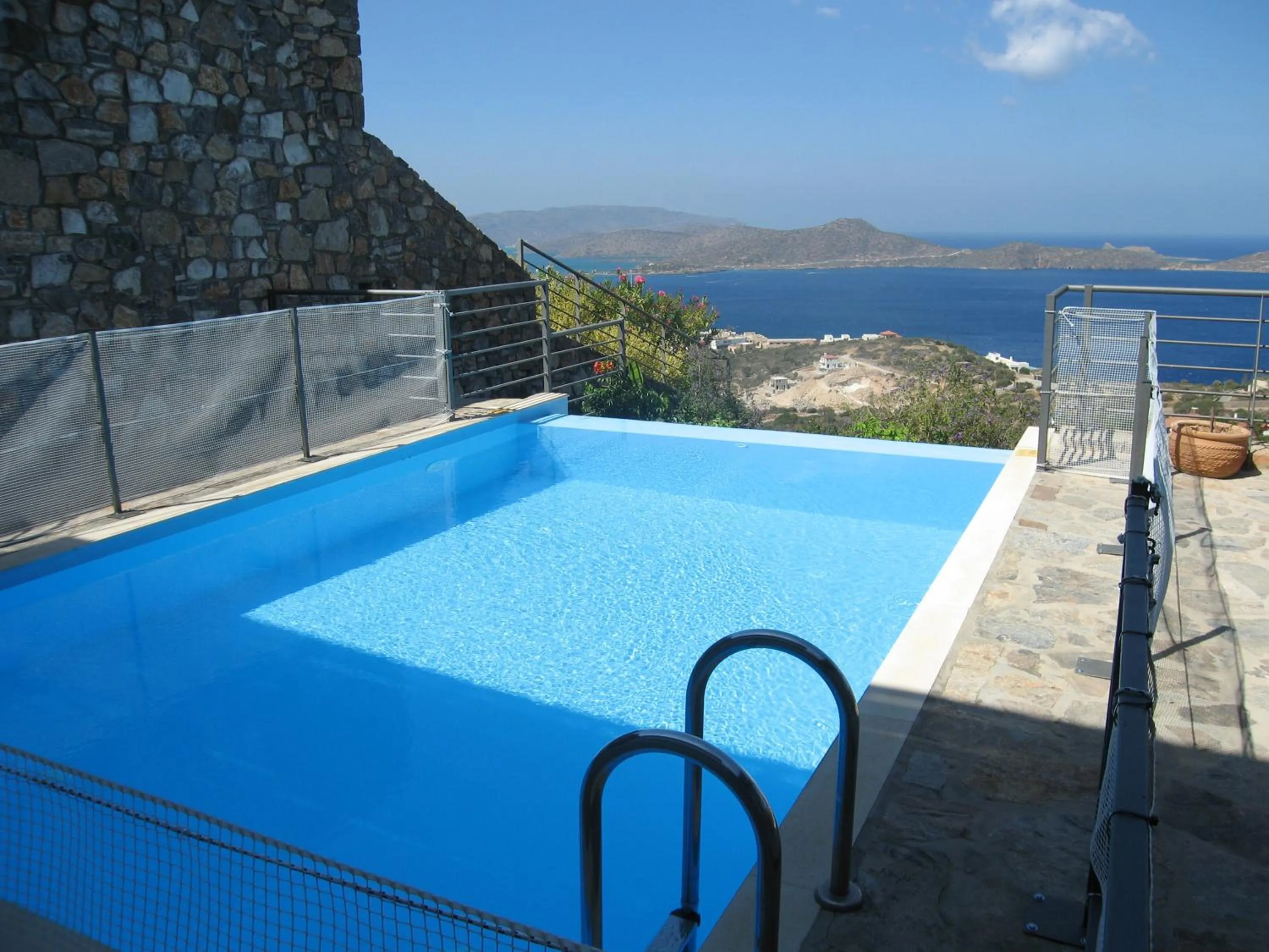 Swimming pool in Elounda Solfez Villas