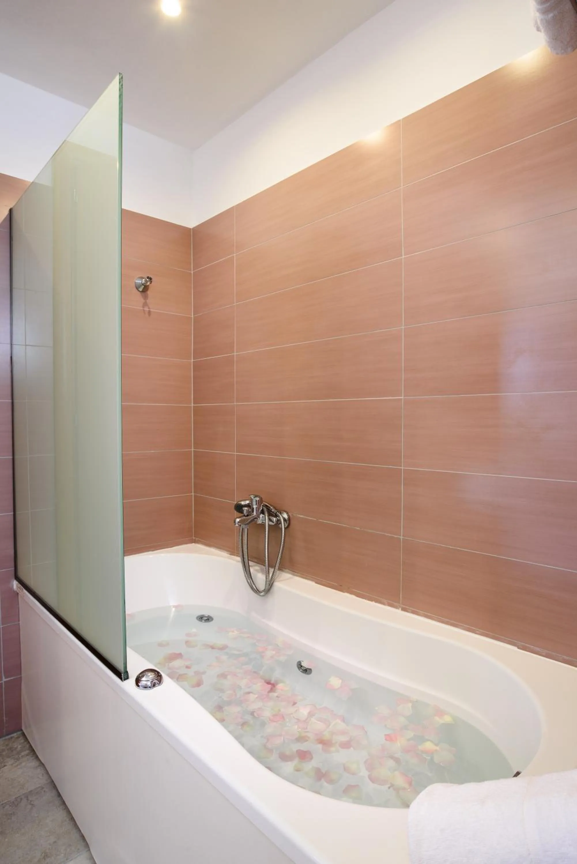 Bathroom in Matina Pefkos Aparthotel