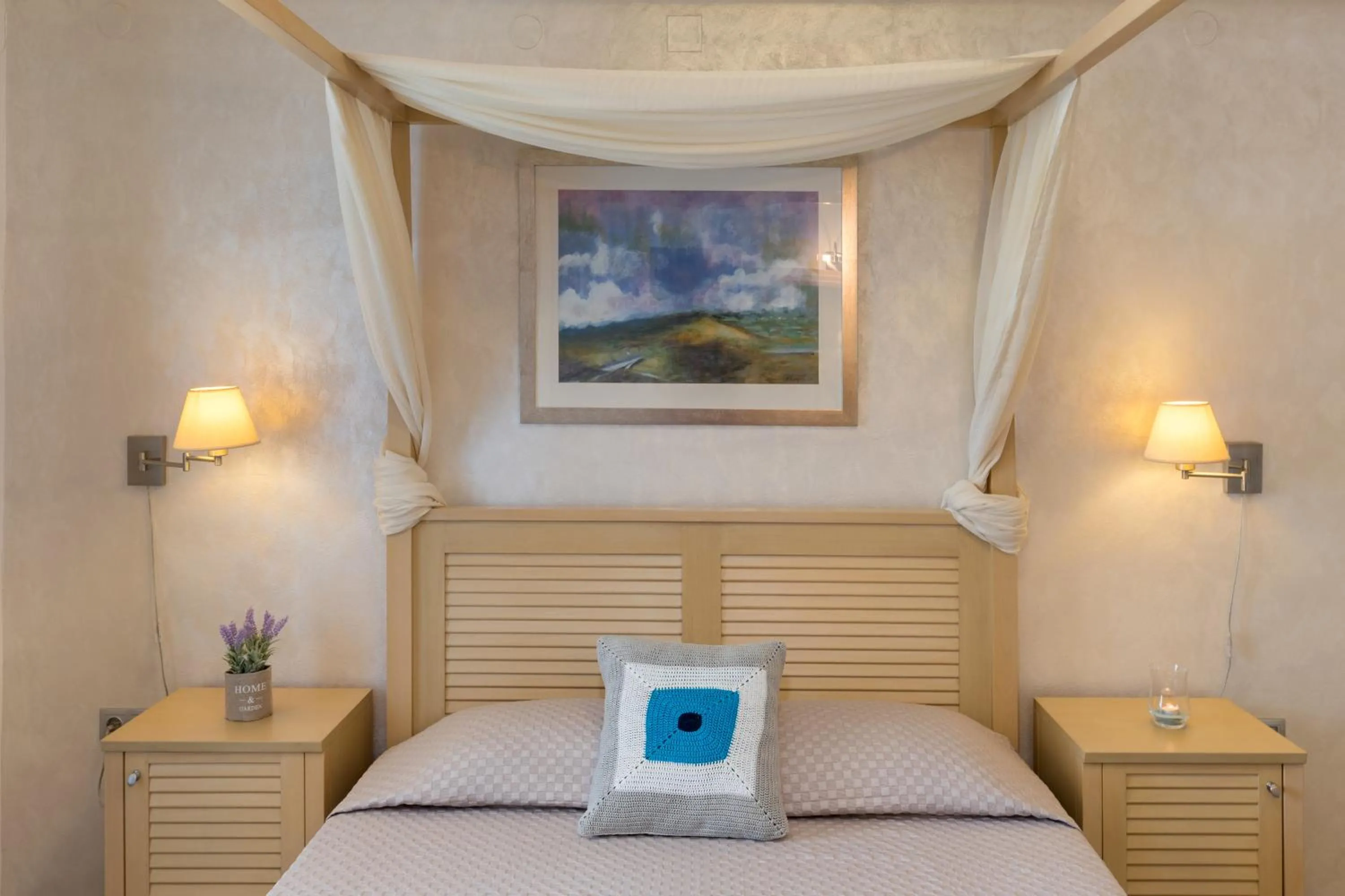 Photo of the whole room, Bed in Blue Harmony Hotel