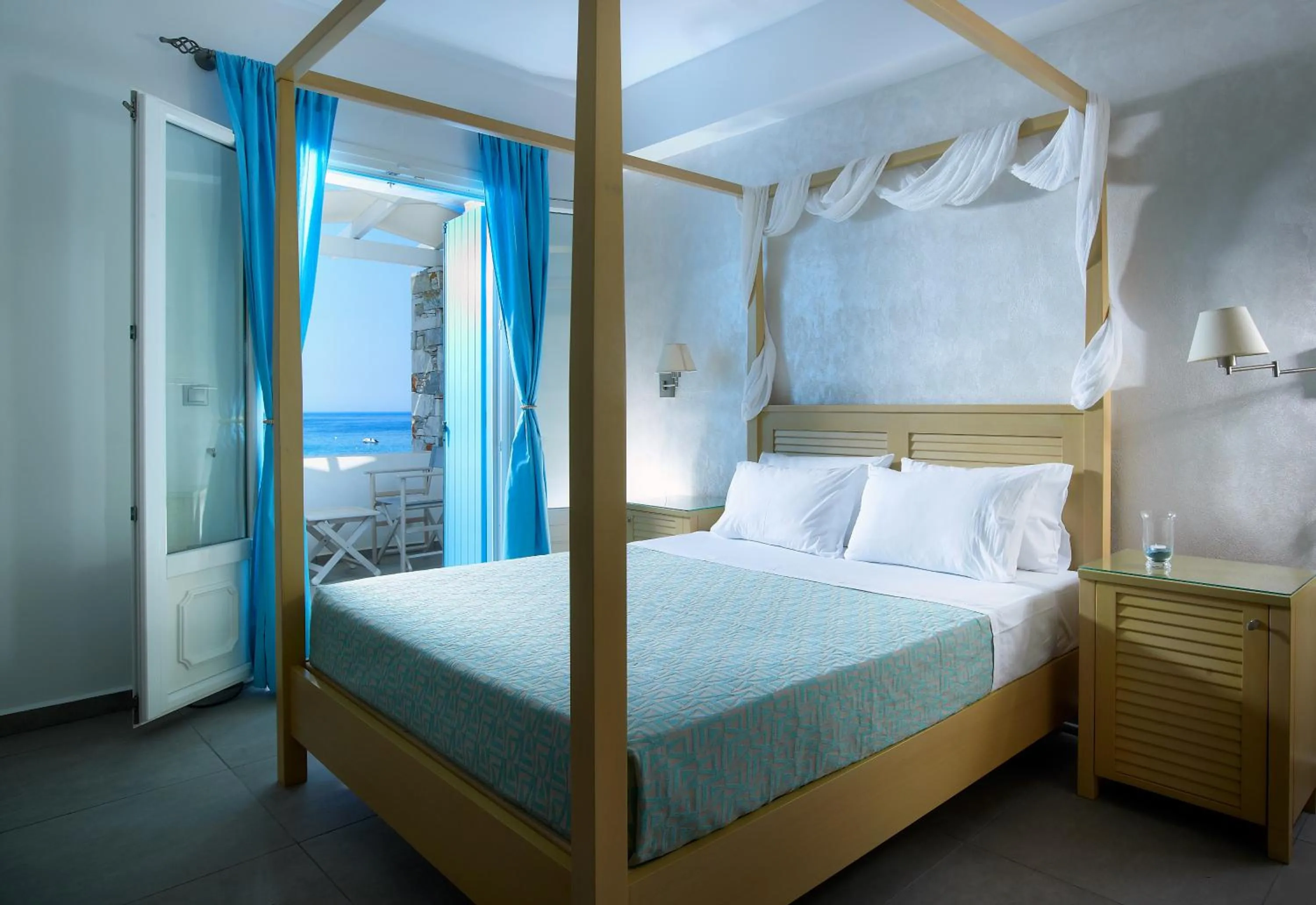 View (from property/room), Bed in Blue Harmony Hotel