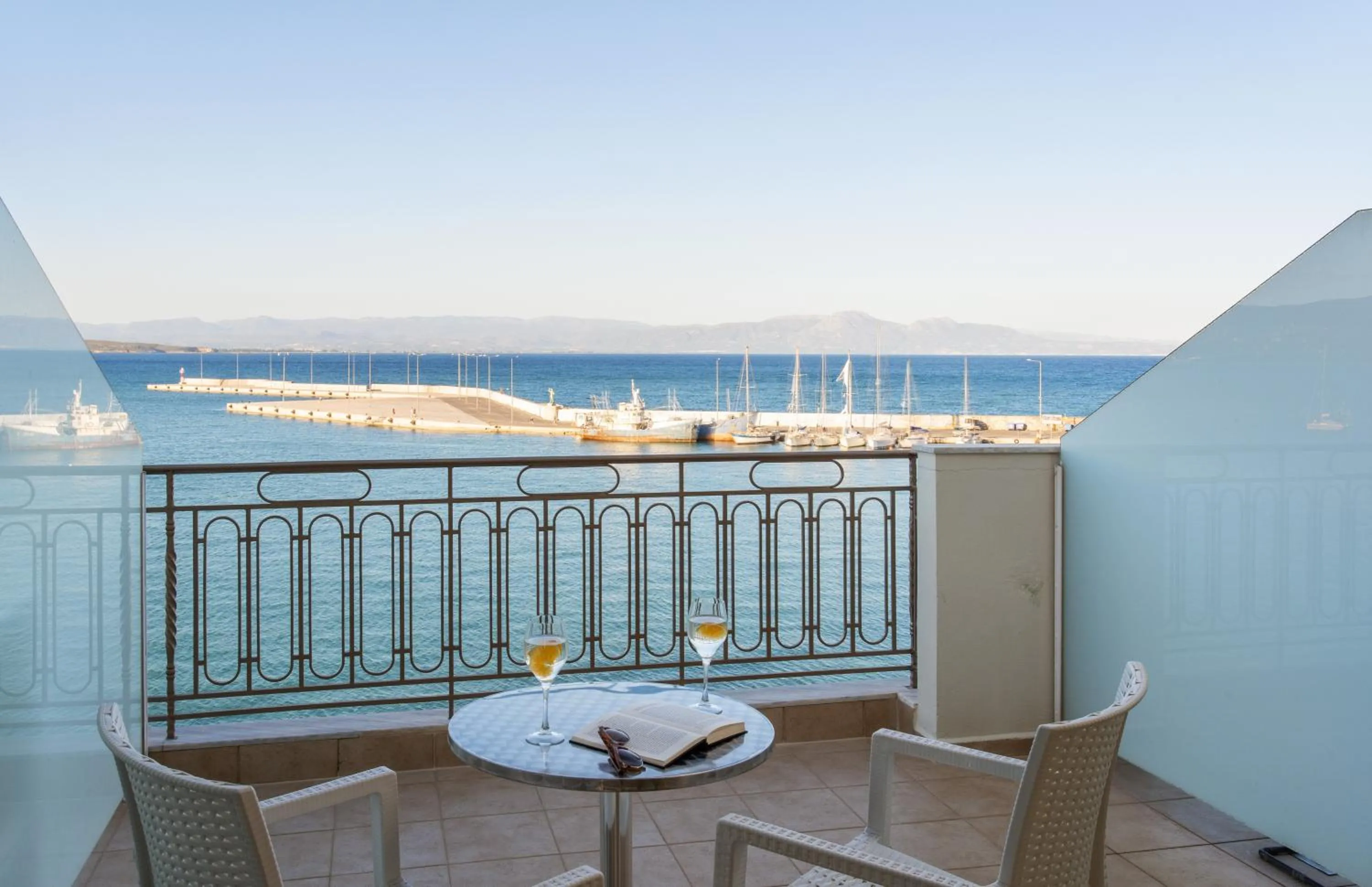 Balcony/Terrace in Pantheon City Hotel