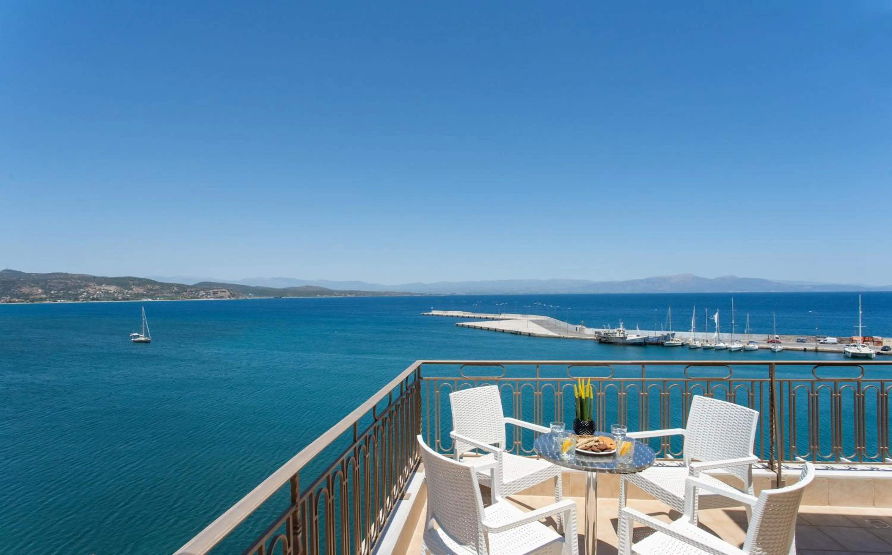 Balcony/Terrace in Pantheon City Hotel