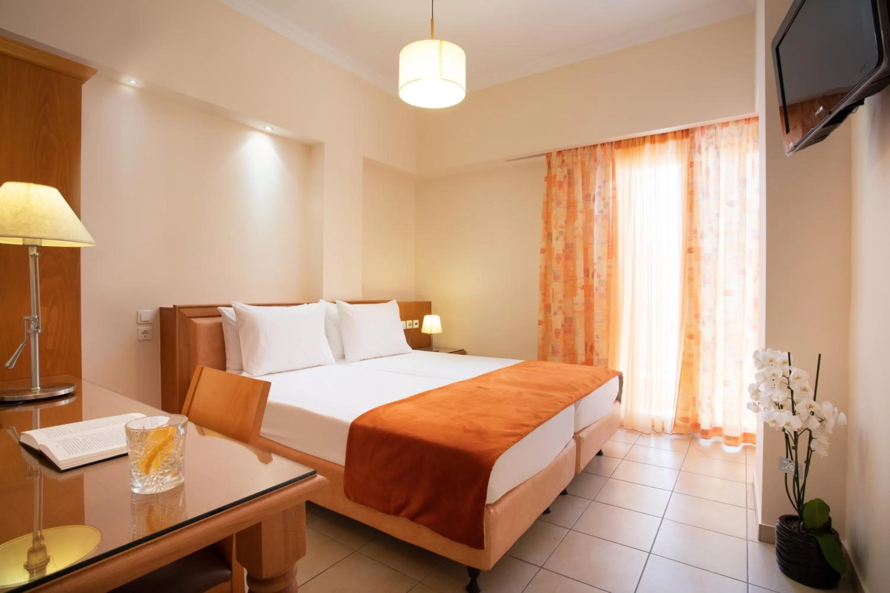 Bed in Pantheon City Hotel