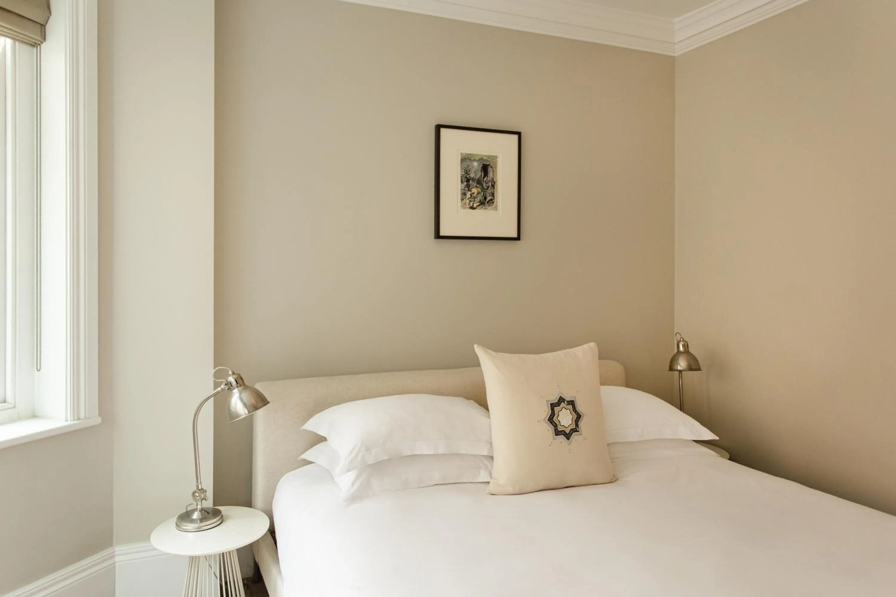 Bedroom, Bed in 56 Welbeck Street