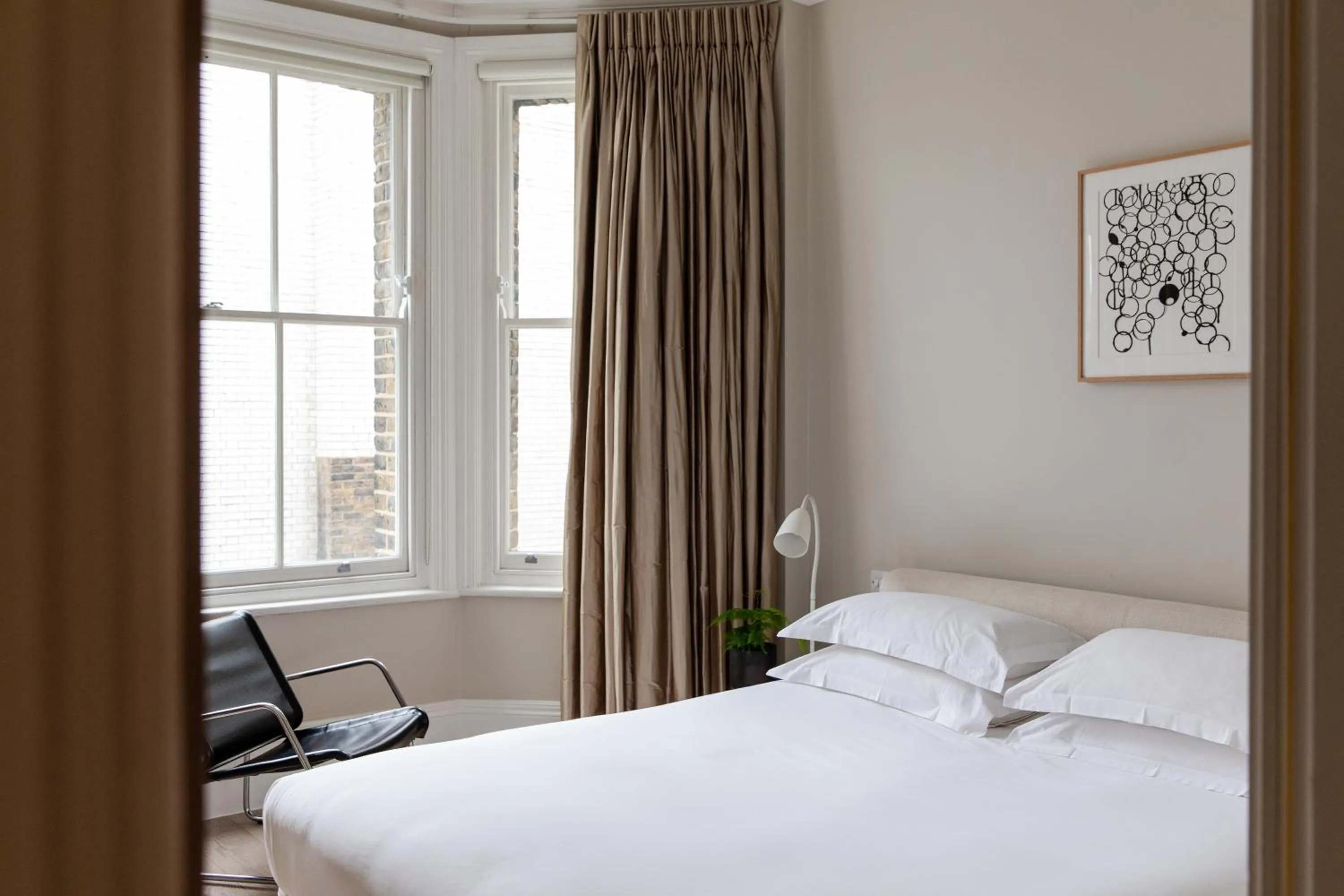 Bedroom, Bed in 56 Welbeck Street