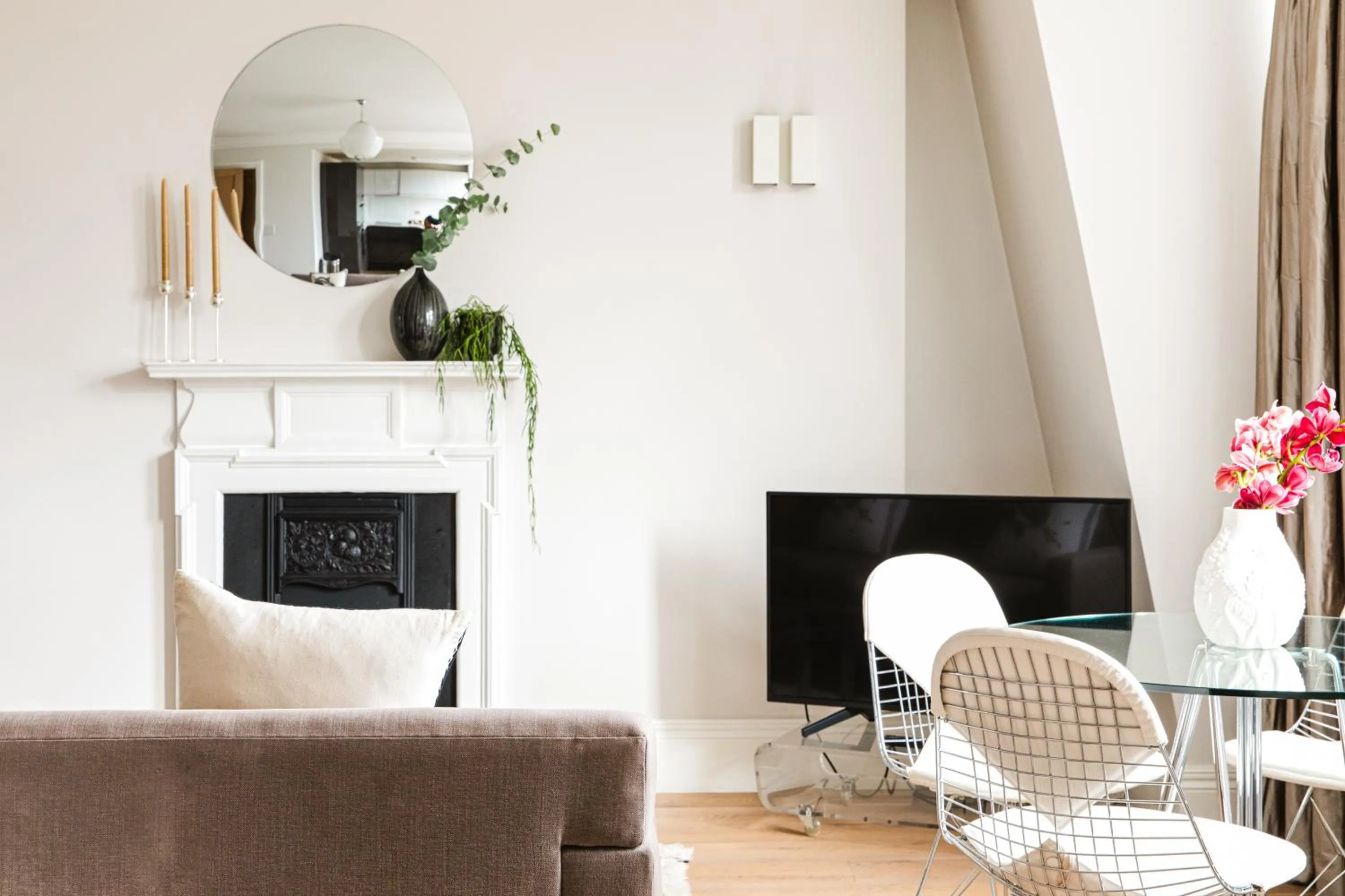 Living room in 56 Welbeck Street