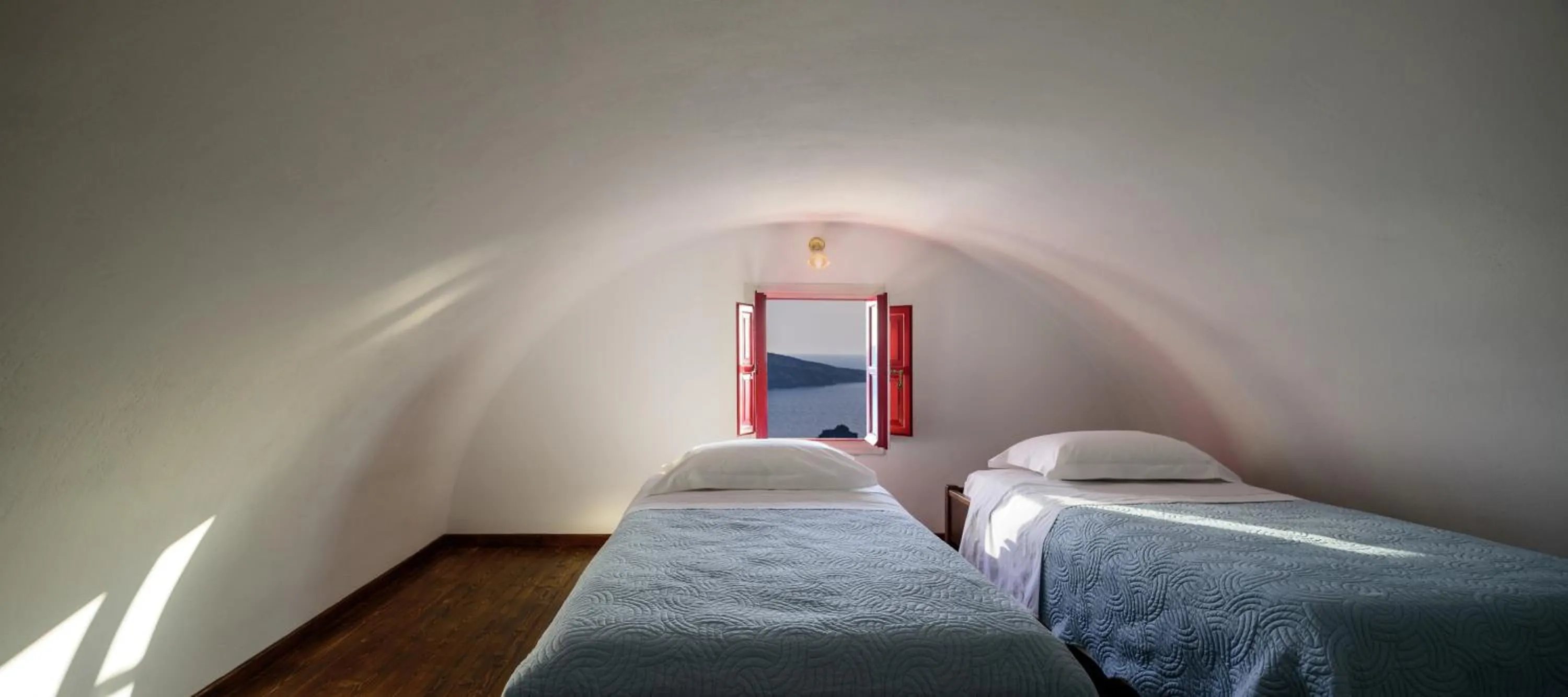 Bed in Nikos Villas