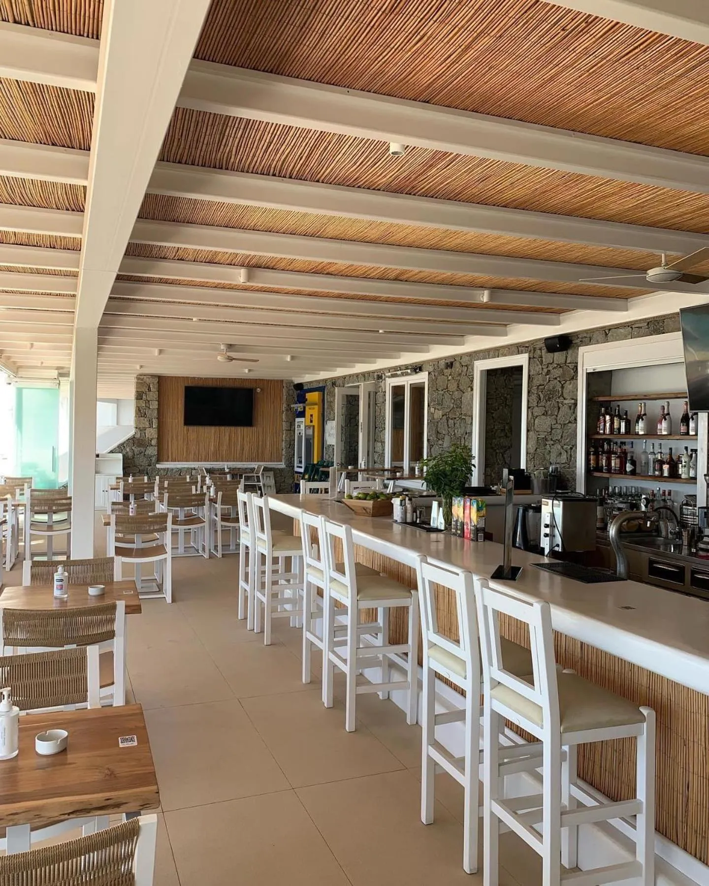 Restaurant/places to eat in Acrogiali Beachfront Hotel Mykonos