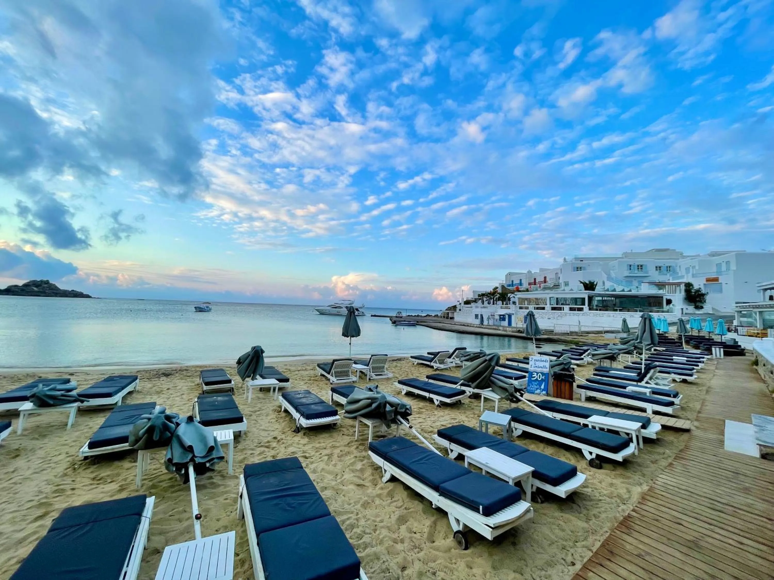 Beach in Acrogiali Beachfront Hotel Mykonos