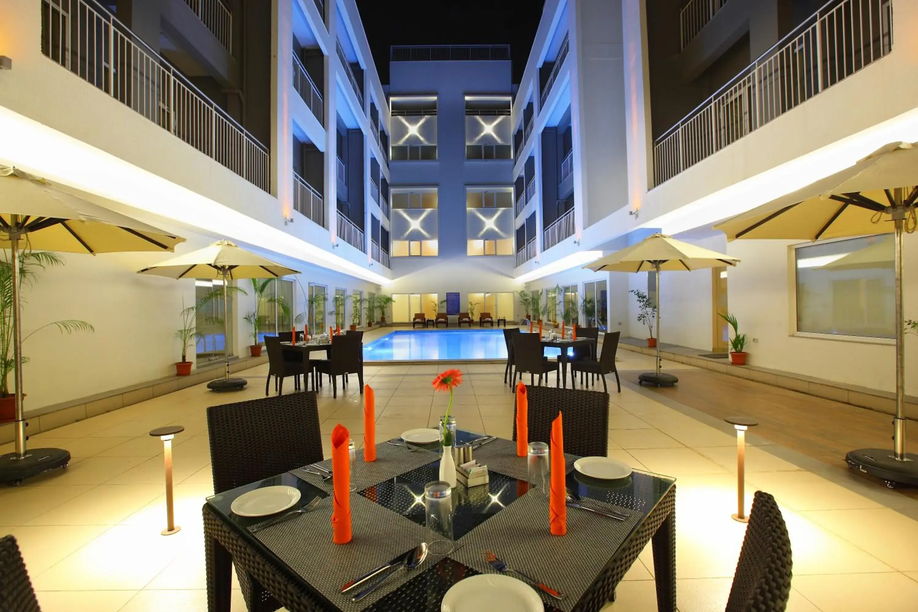 Restaurant/places to eat in Starlit Suites Kochi Restaurant/places to eat in Starlit Suites Kochi