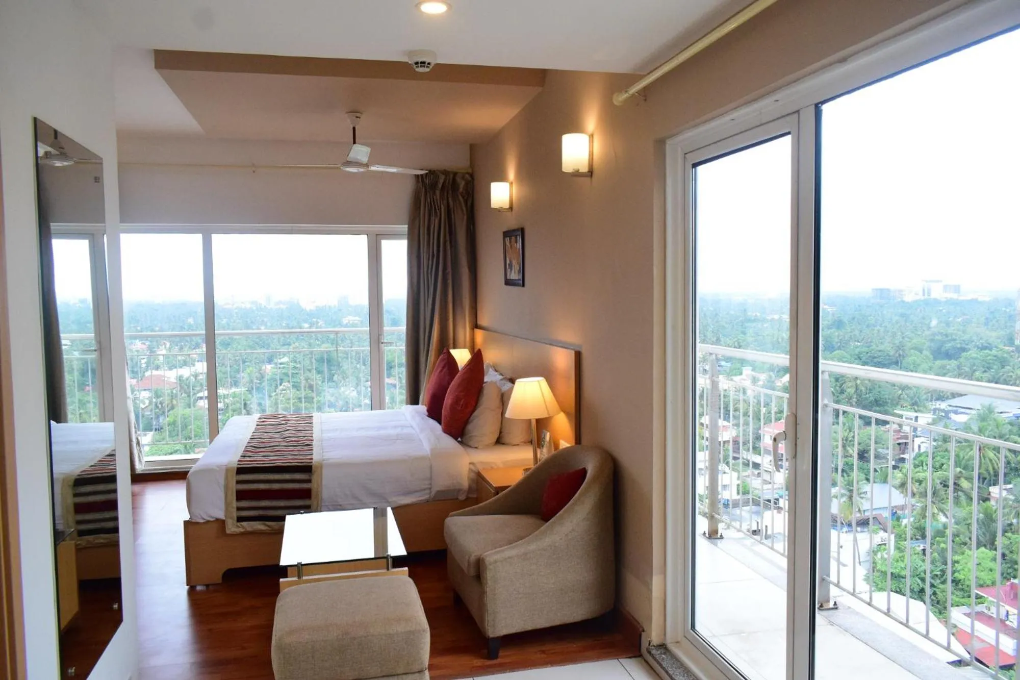 Bedroom, Bed in Starlit Suites Kochi