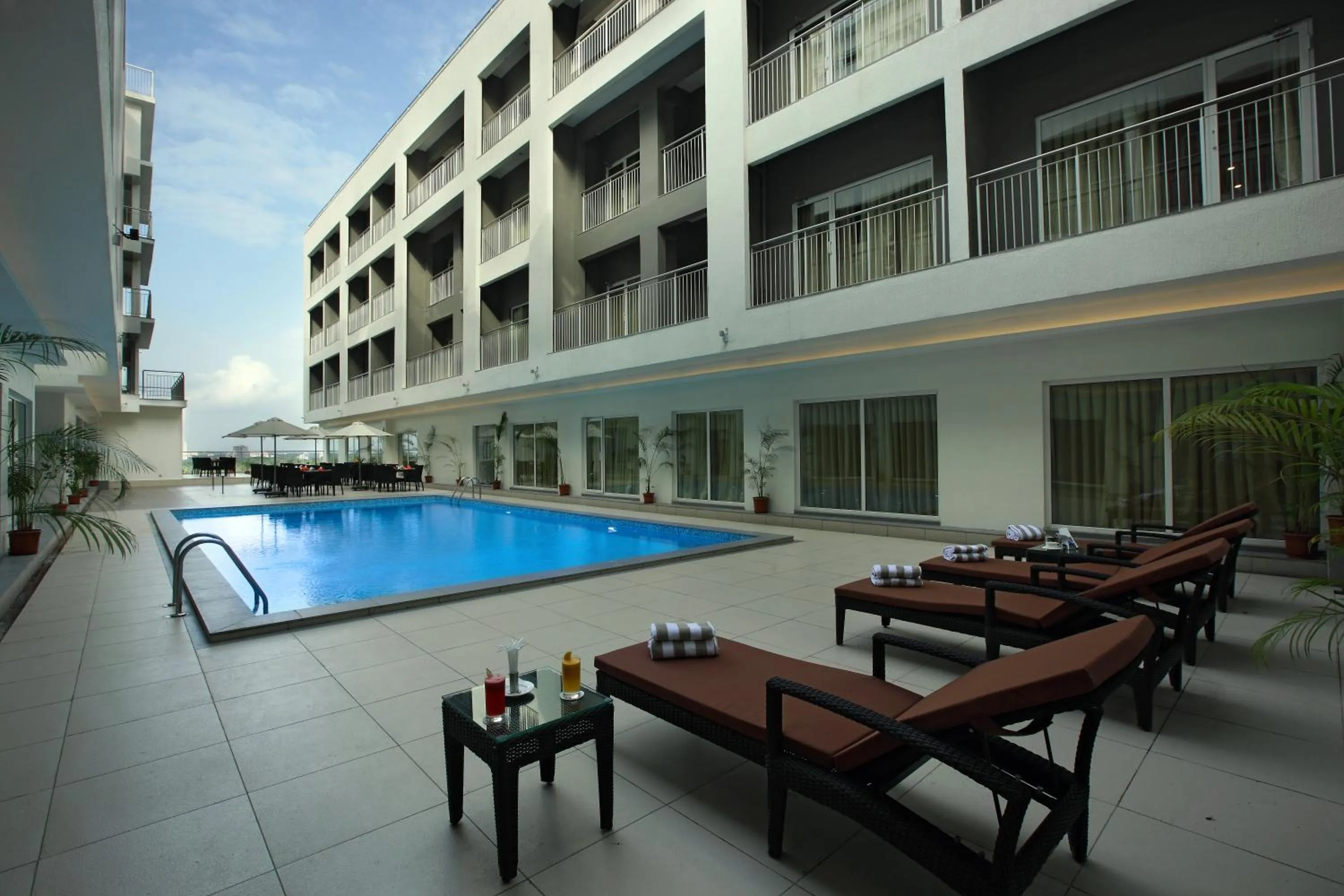Swimming pool in Starlit Suites Kochi