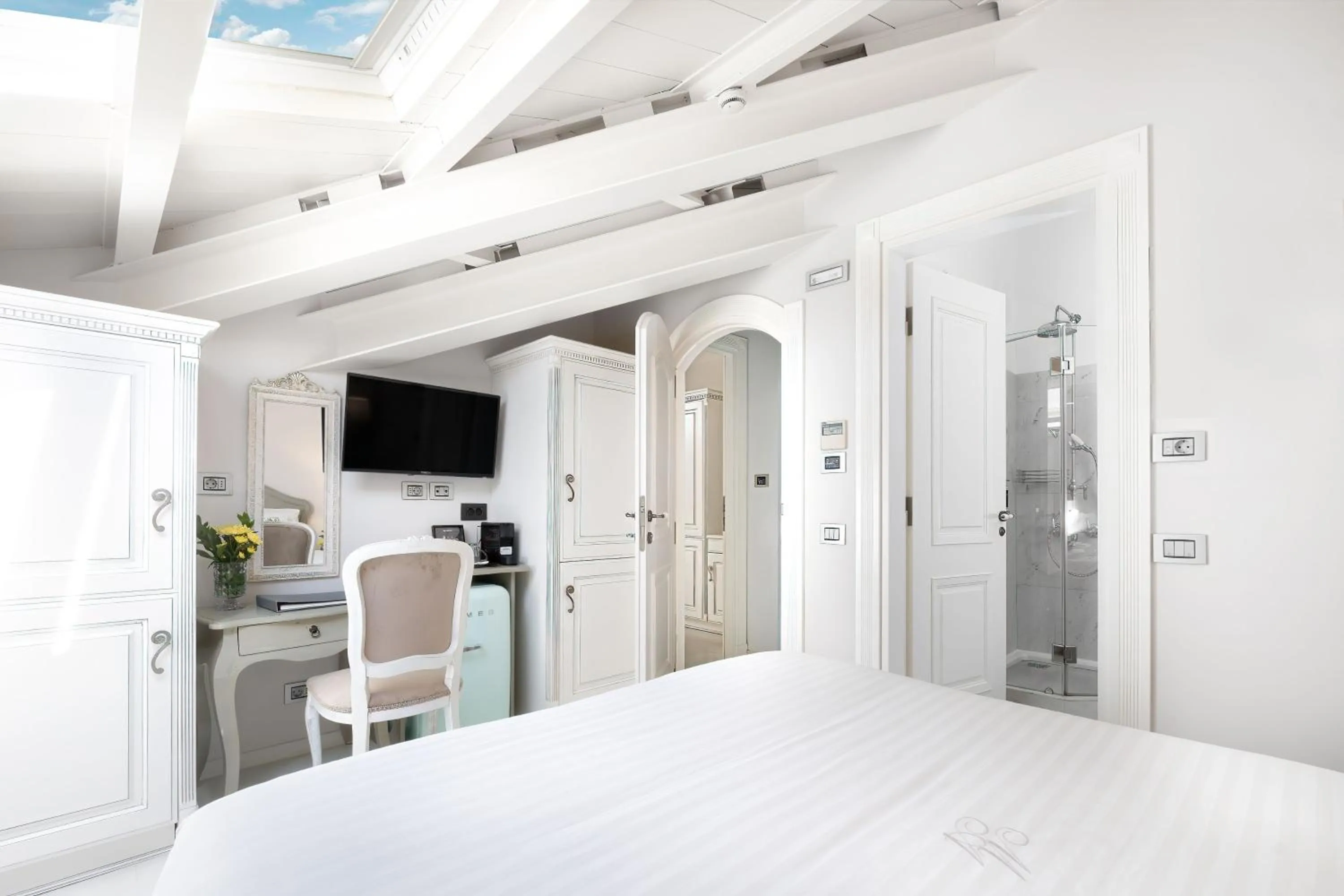 Bedroom, Bed in Micra Anglia Boutique Hotel & Spa