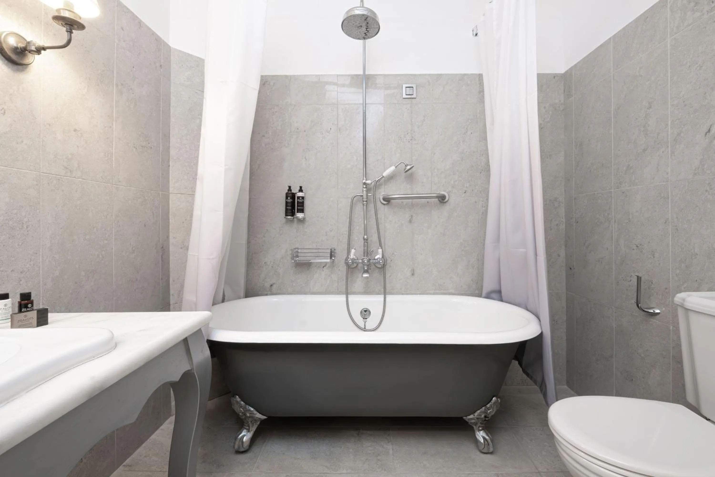 Bathroom in Micra Anglia Boutique Hotel & Spa