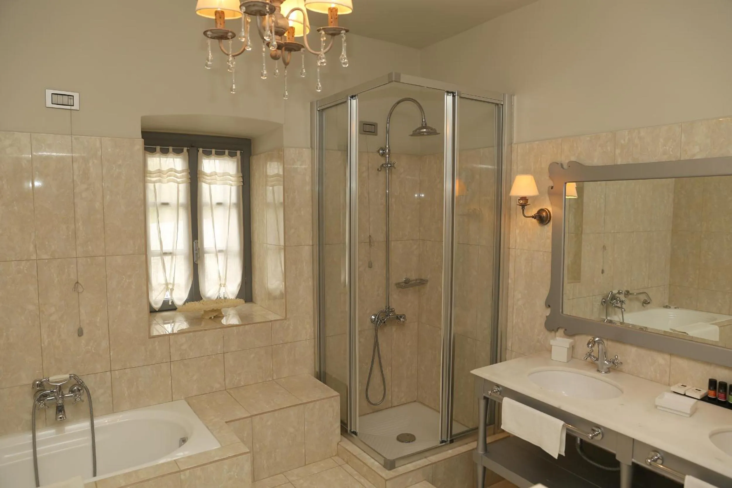 Bathroom in Micra Anglia Boutique Hotel & Spa