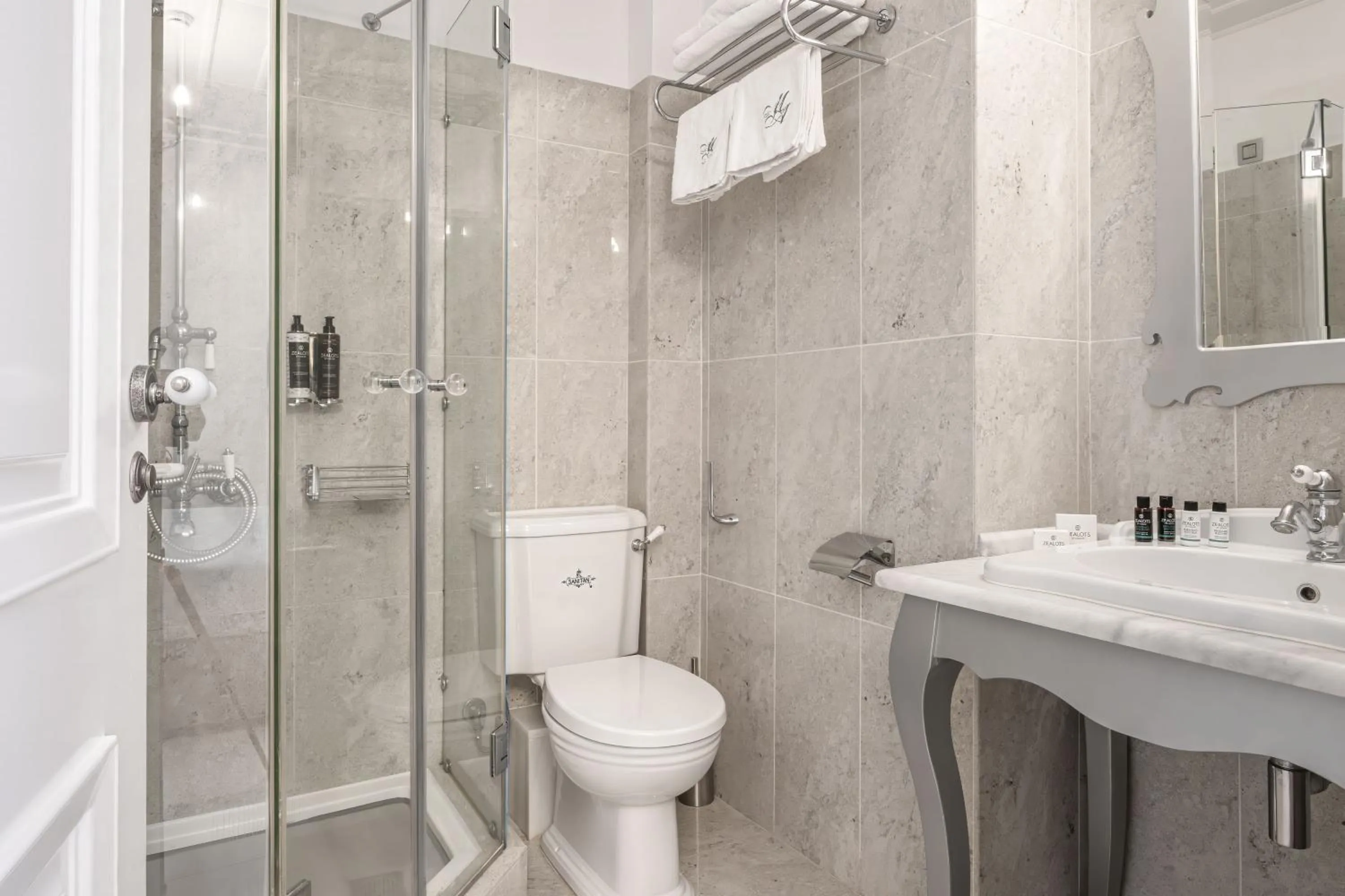 Bathroom in Micra Anglia Boutique Hotel & Spa