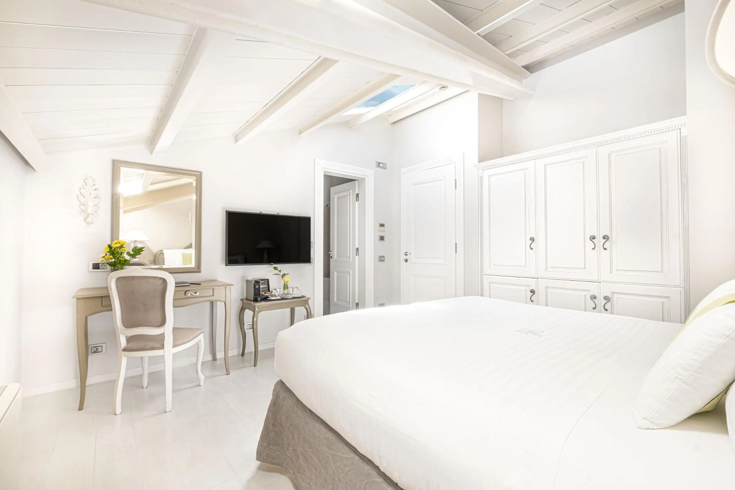 Bed in Micra Anglia Boutique Hotel & Spa