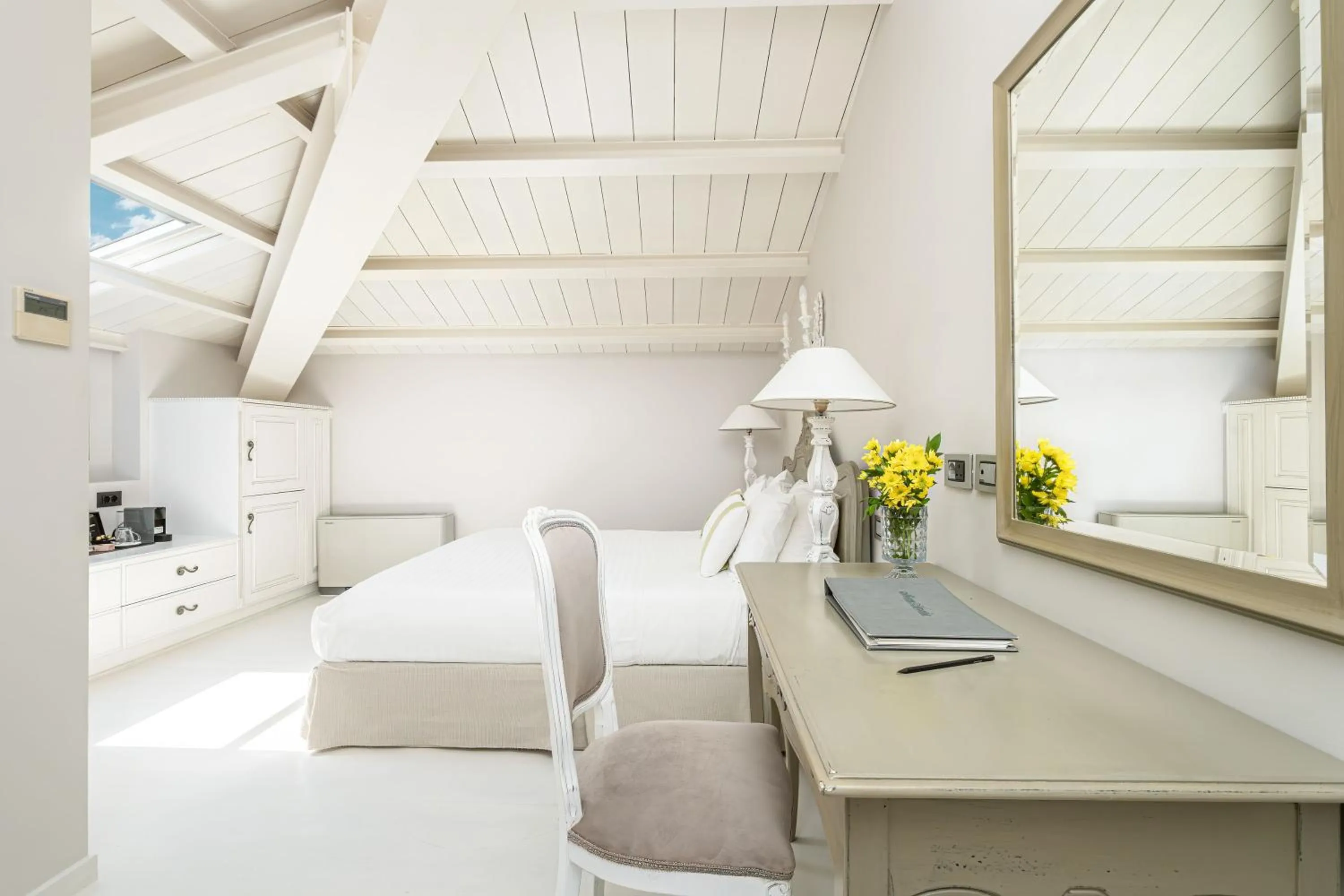 Bedroom in Micra Anglia Boutique Hotel & Spa