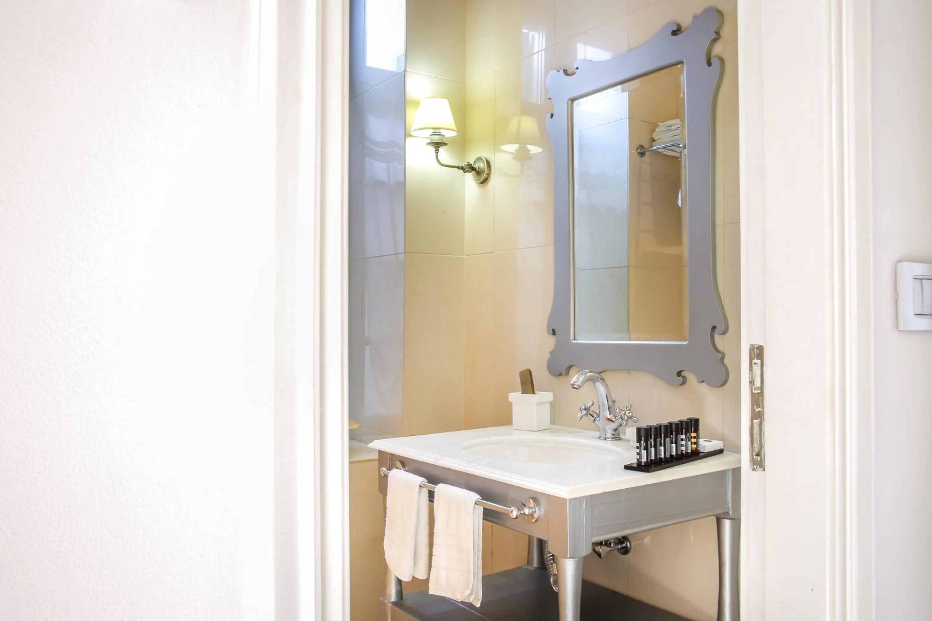 Bathroom in Micra Anglia Boutique Hotel & Spa