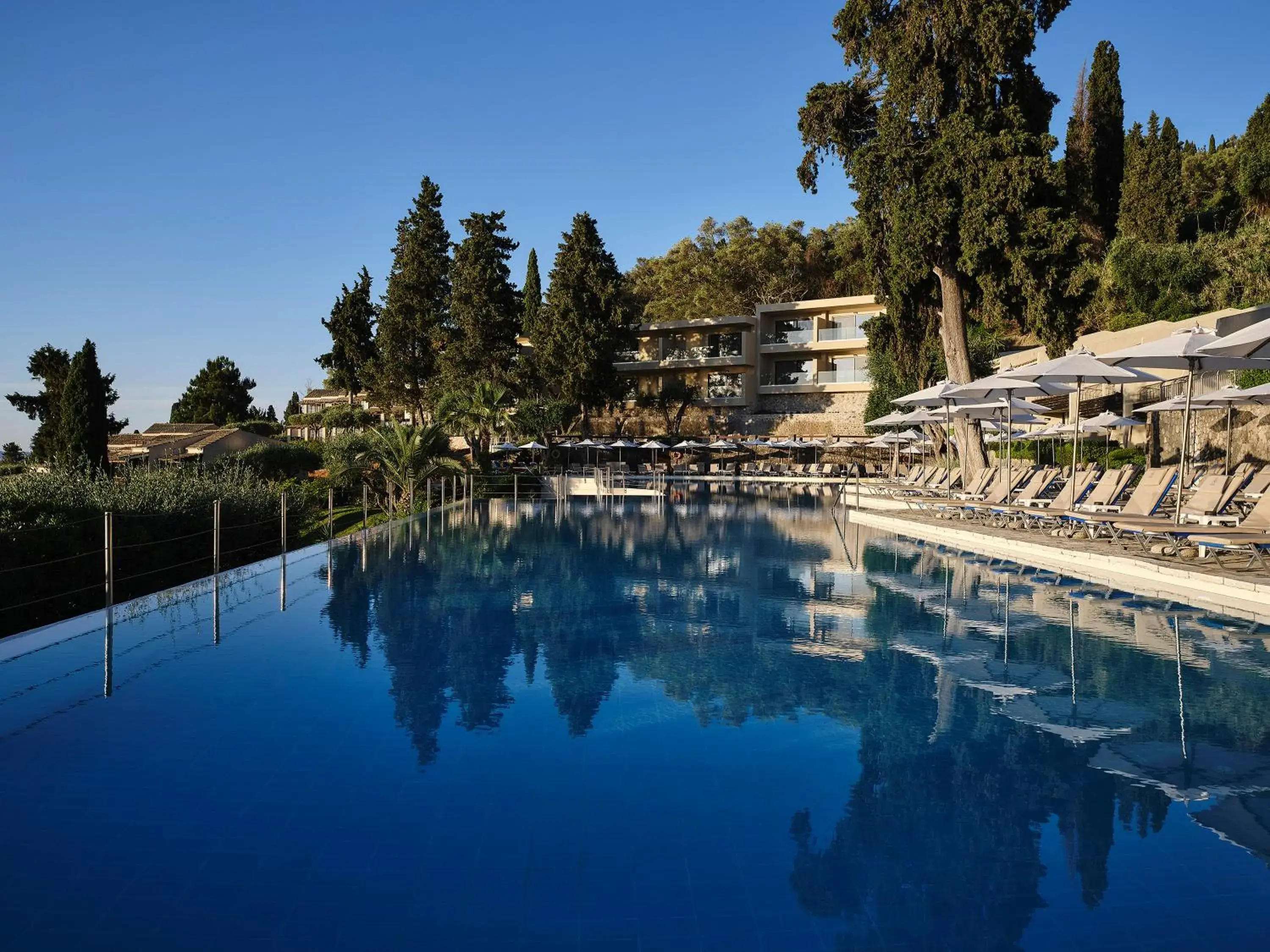 Swimming pool in Aeolos Beach Resort Swimming pool in Aeolos Beach Resort