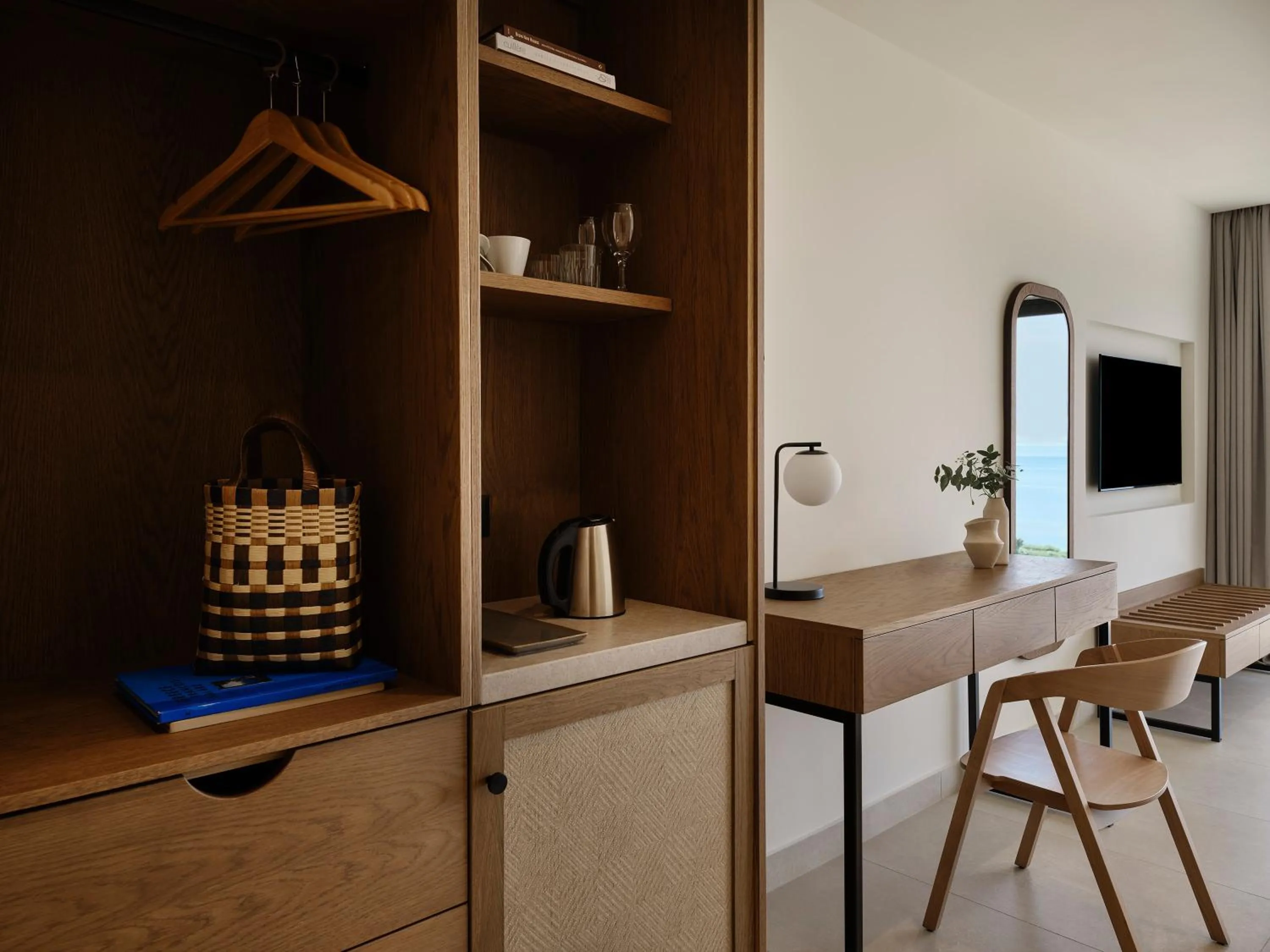 Coffee/tea facilities in Aeolos Beach Resort