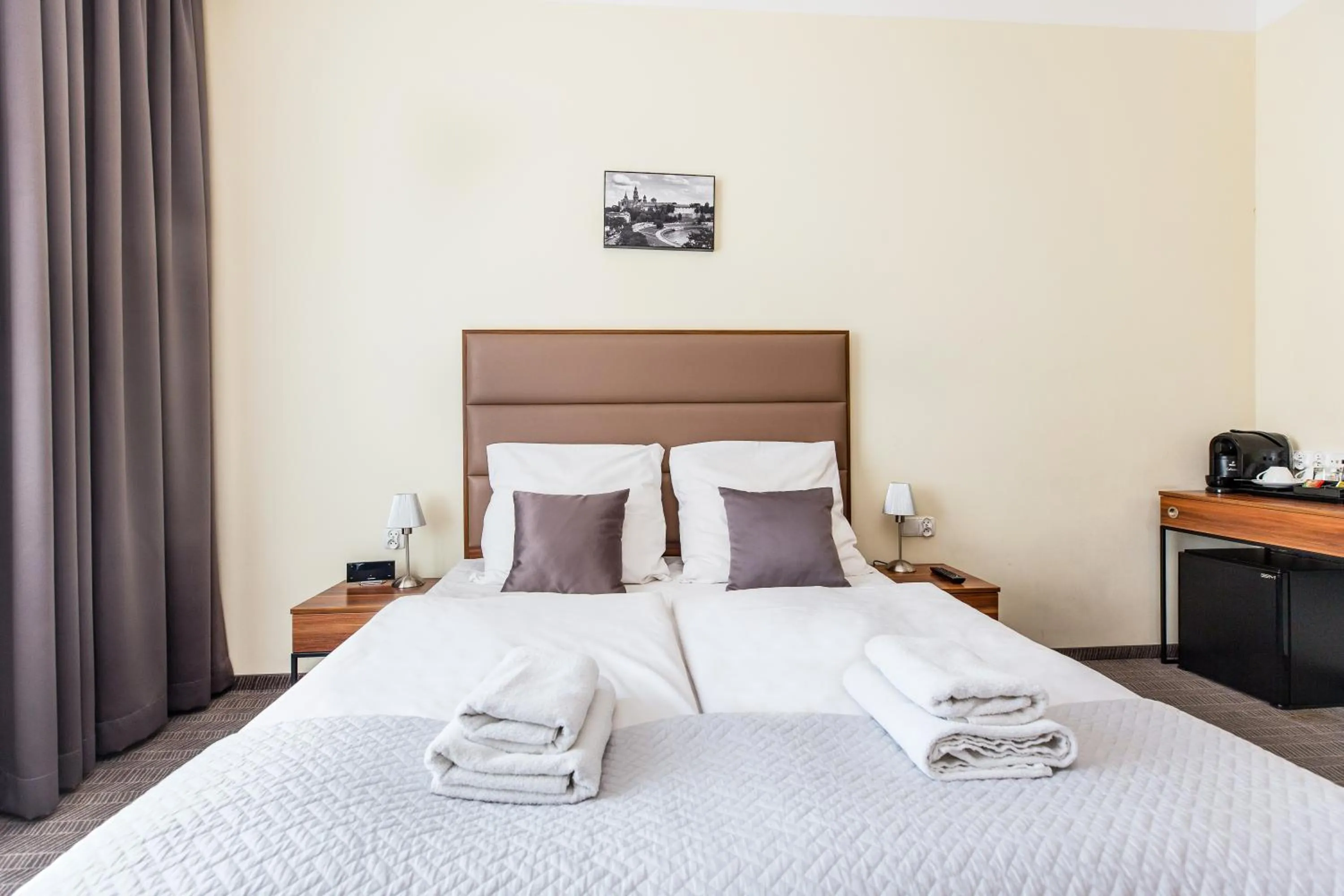 Bed in Aparthotel Old Town