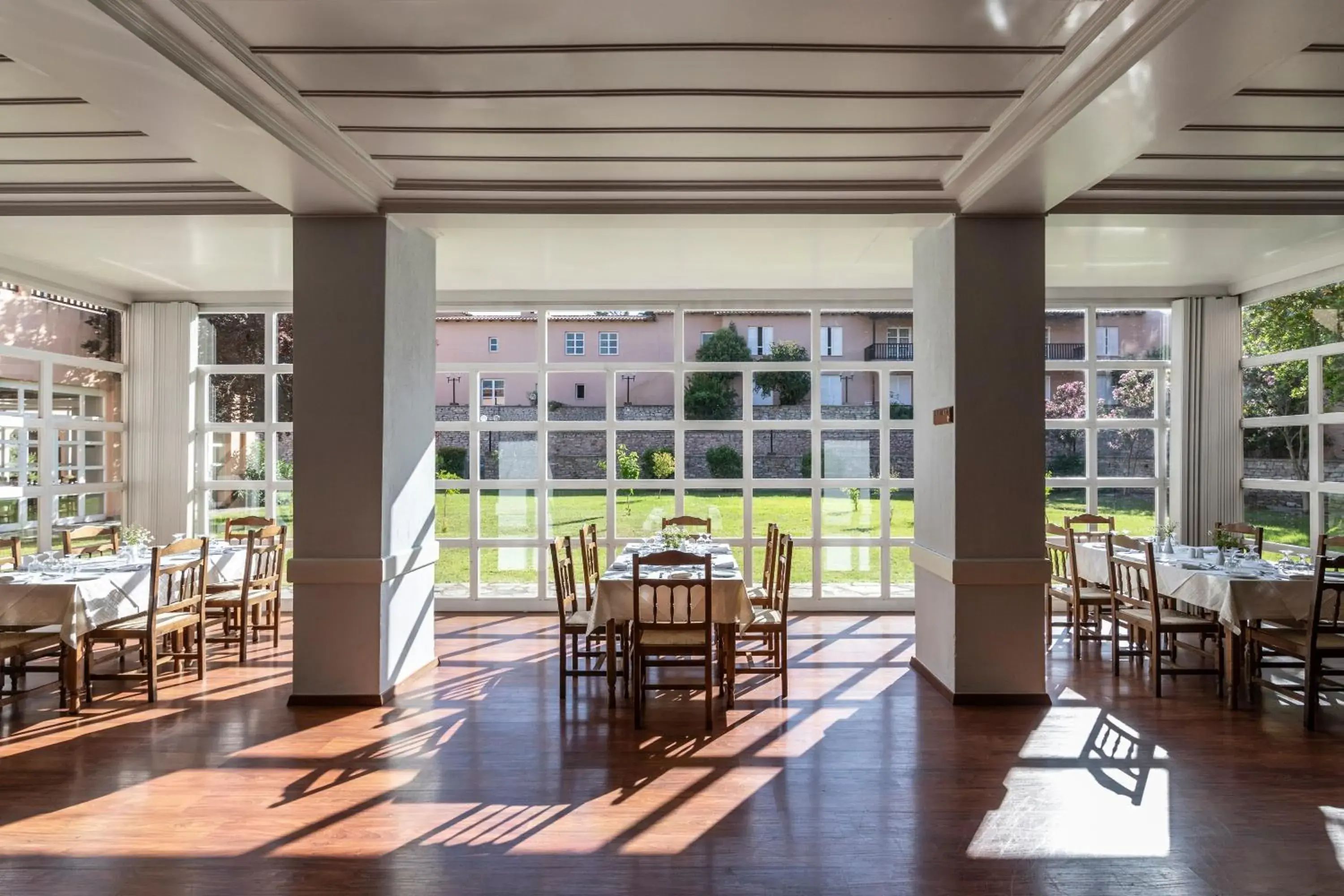 Restaurant/places to eat in Amalia Hotel Meteora Restaurant/places to eat in Amalia Hotel Meteora