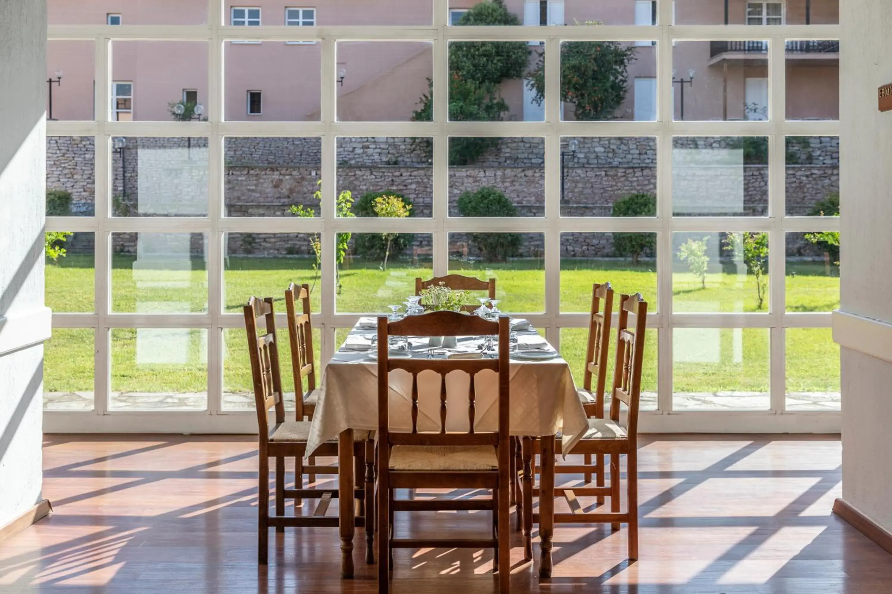 Restaurant/places to eat in Amalia Hotel Meteora Restaurant/places to eat in Amalia Hotel Meteora