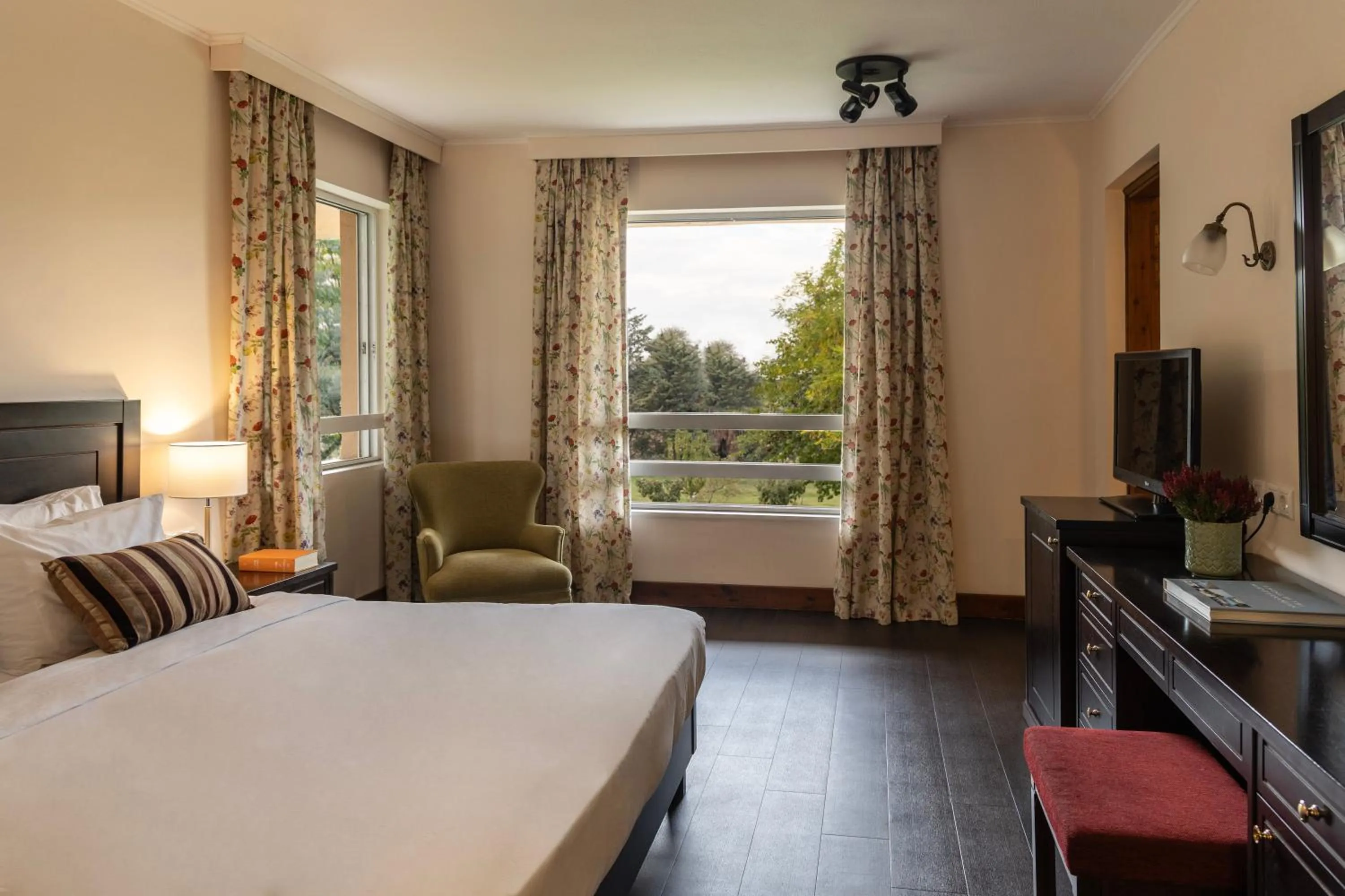 Bed in Amalia Hotel Meteora