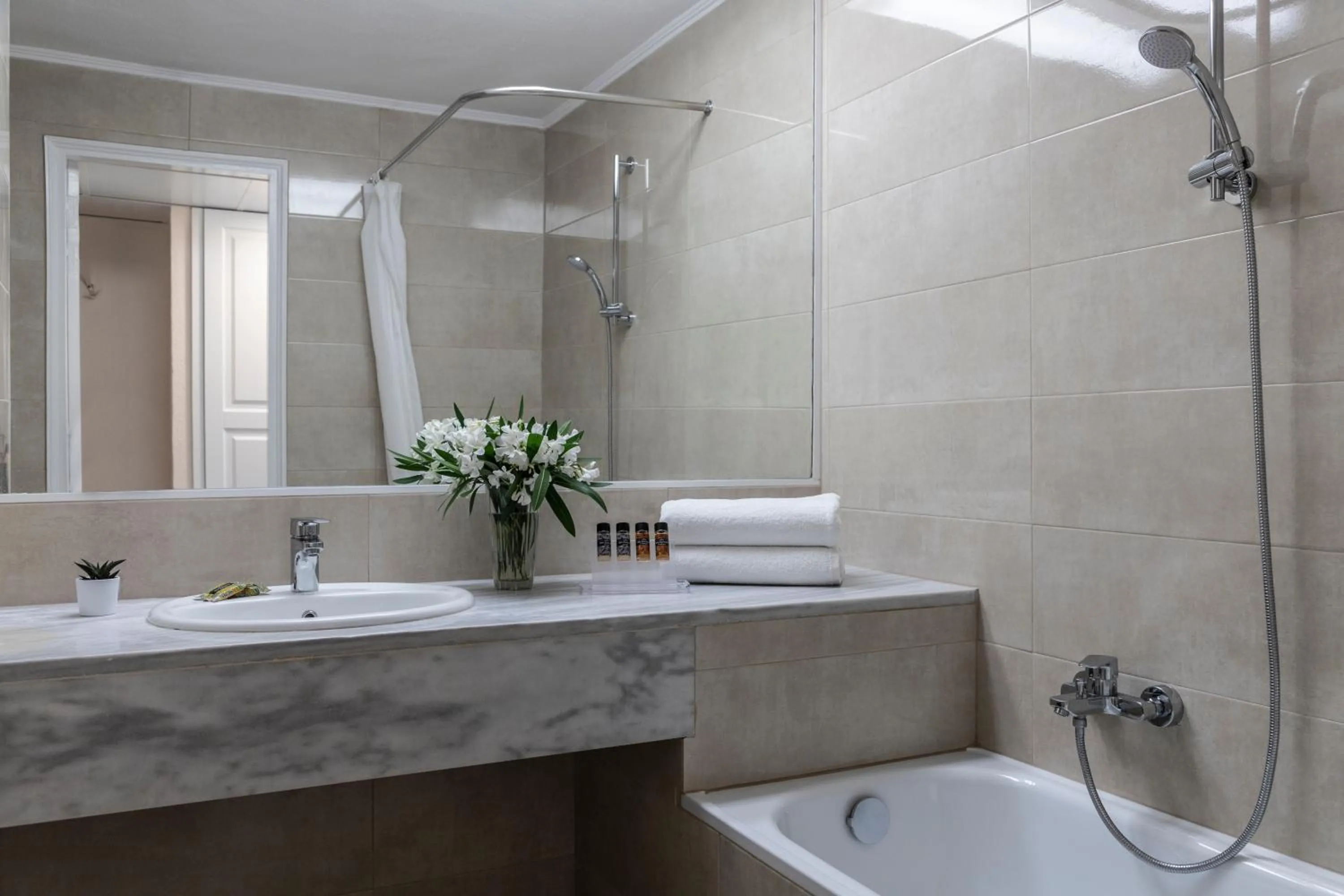 Classic Double or Twin Room - single occupancy in Amalia Hotel Meteora