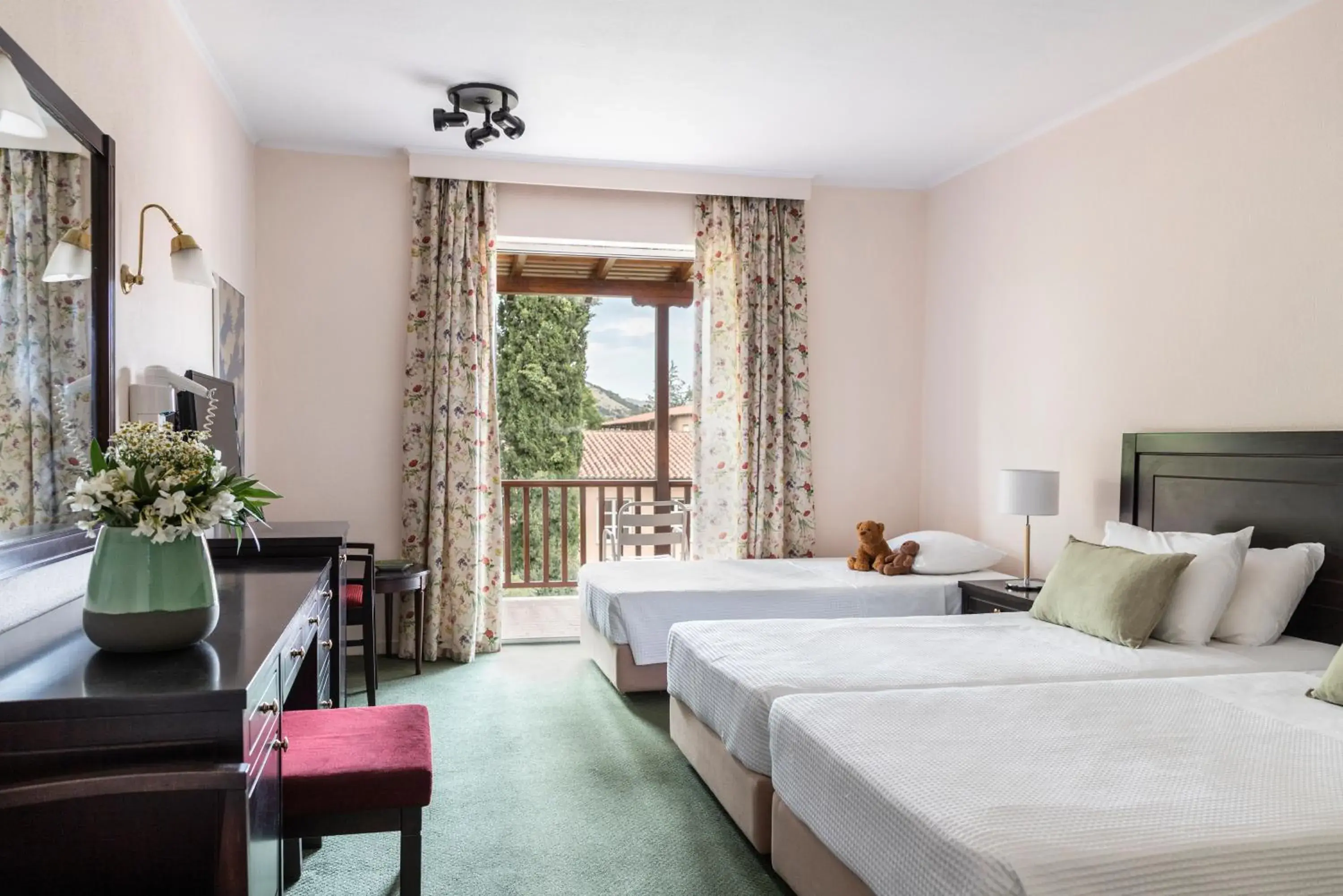 Balcony/Terrace, Bed in Amalia Hotel Meteora Balcony/Terrace, Bed in Amalia Hotel Meteora