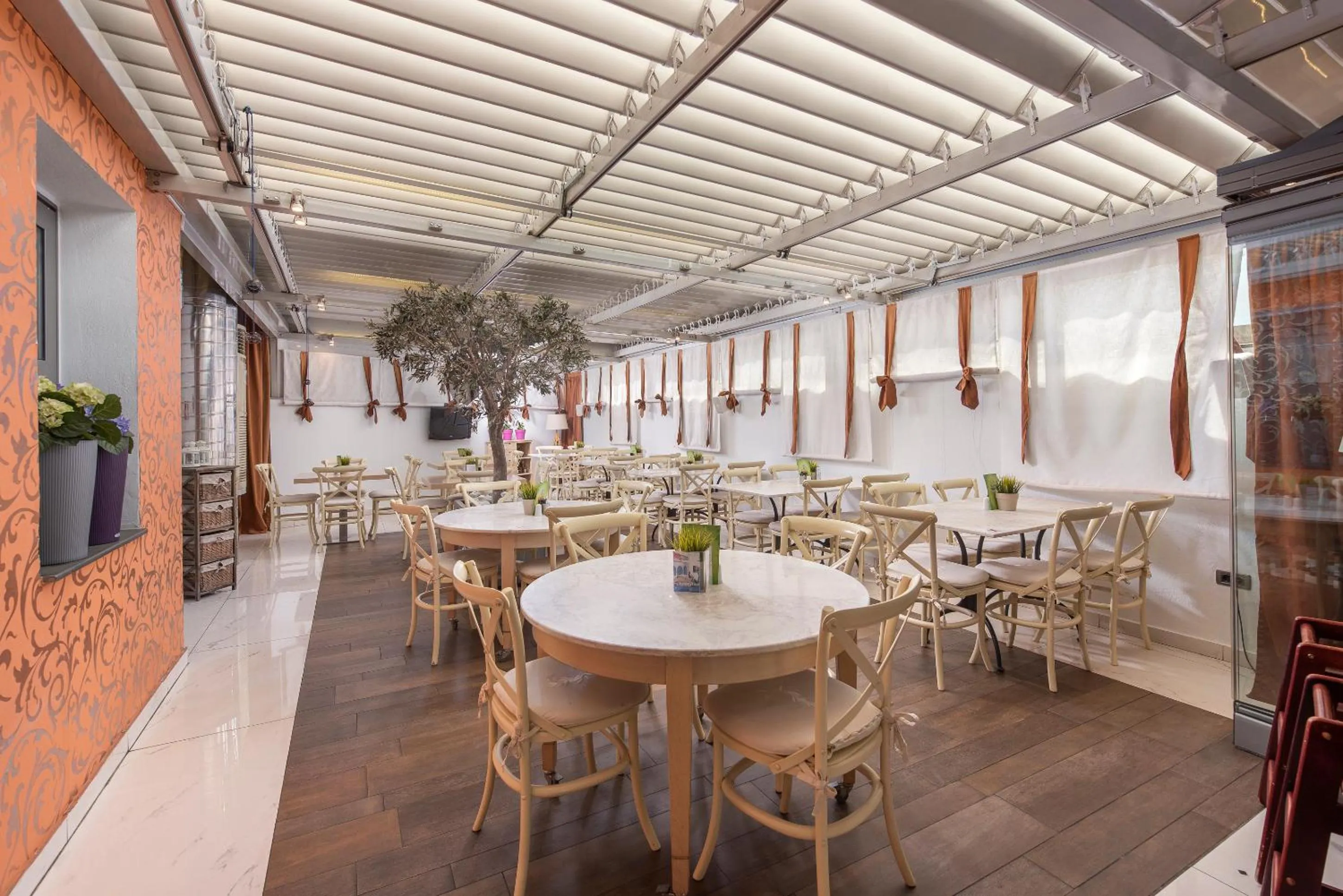 Banquet/Function facilities in Habitat Hotel