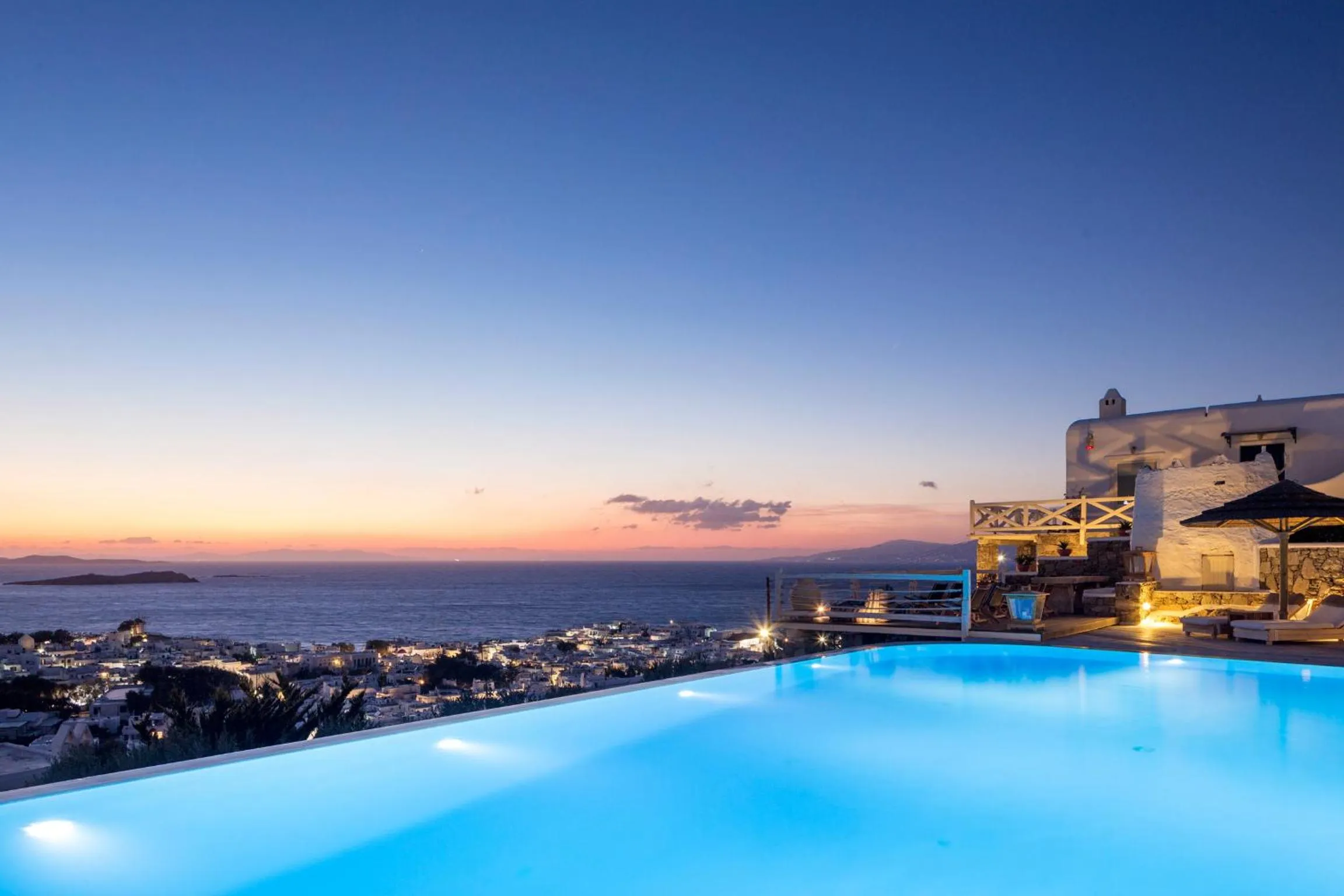 Night in Vencia Boutique Hotel