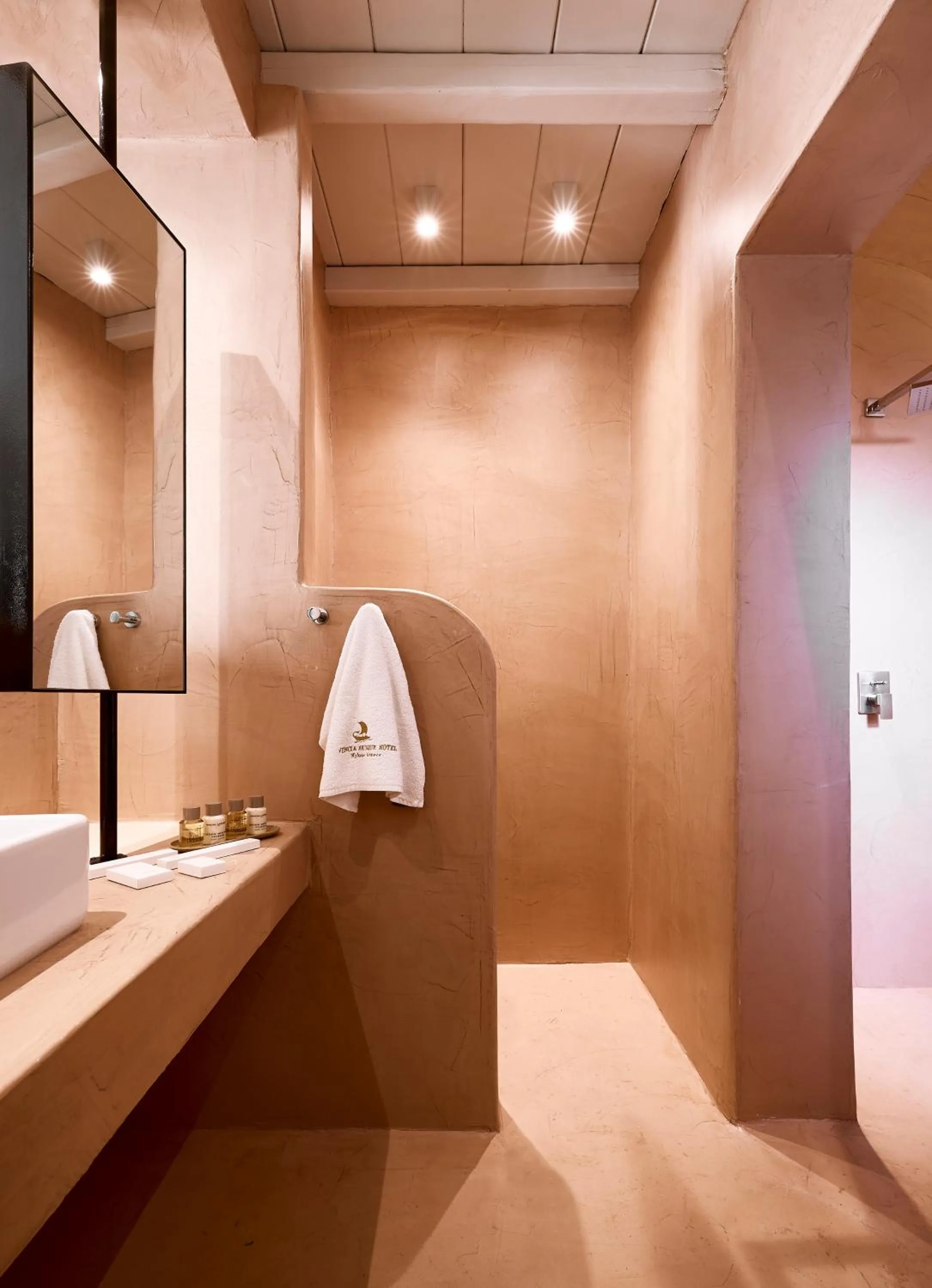 Bathroom in Vencia Boutique Hotel