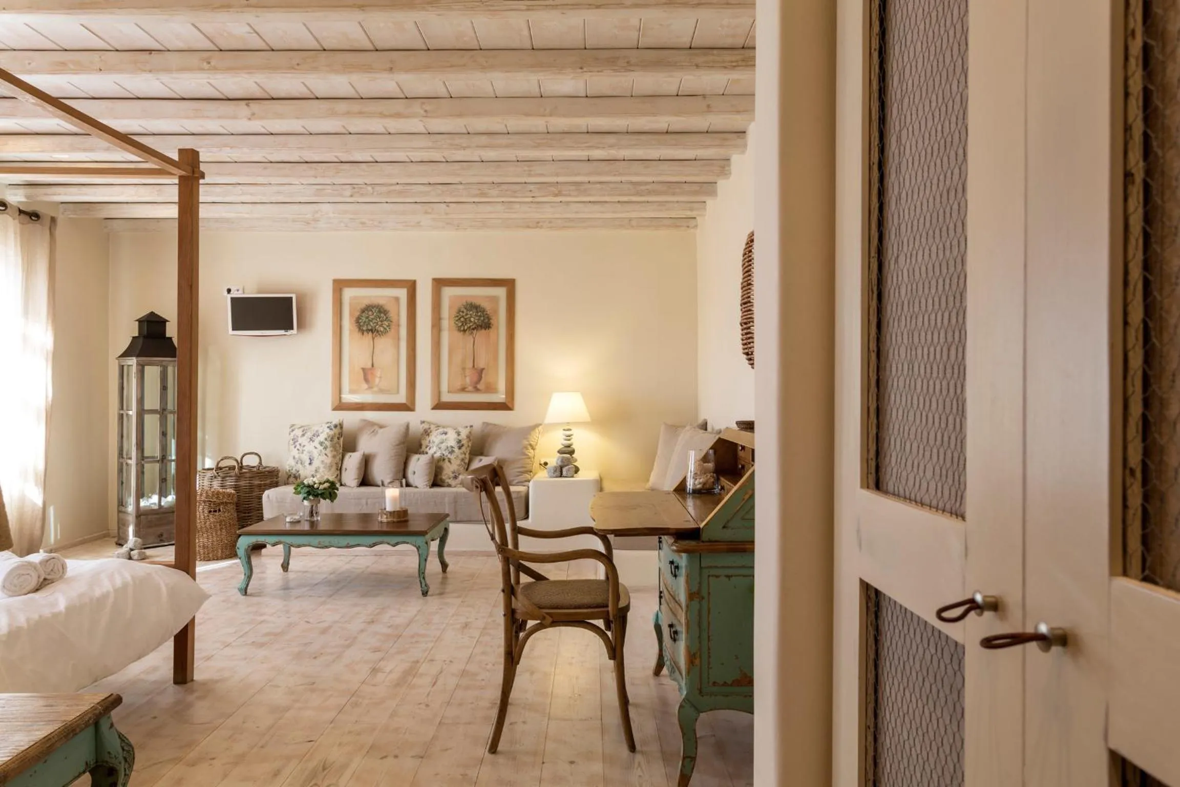 Bed in Vencia Boutique Hotel